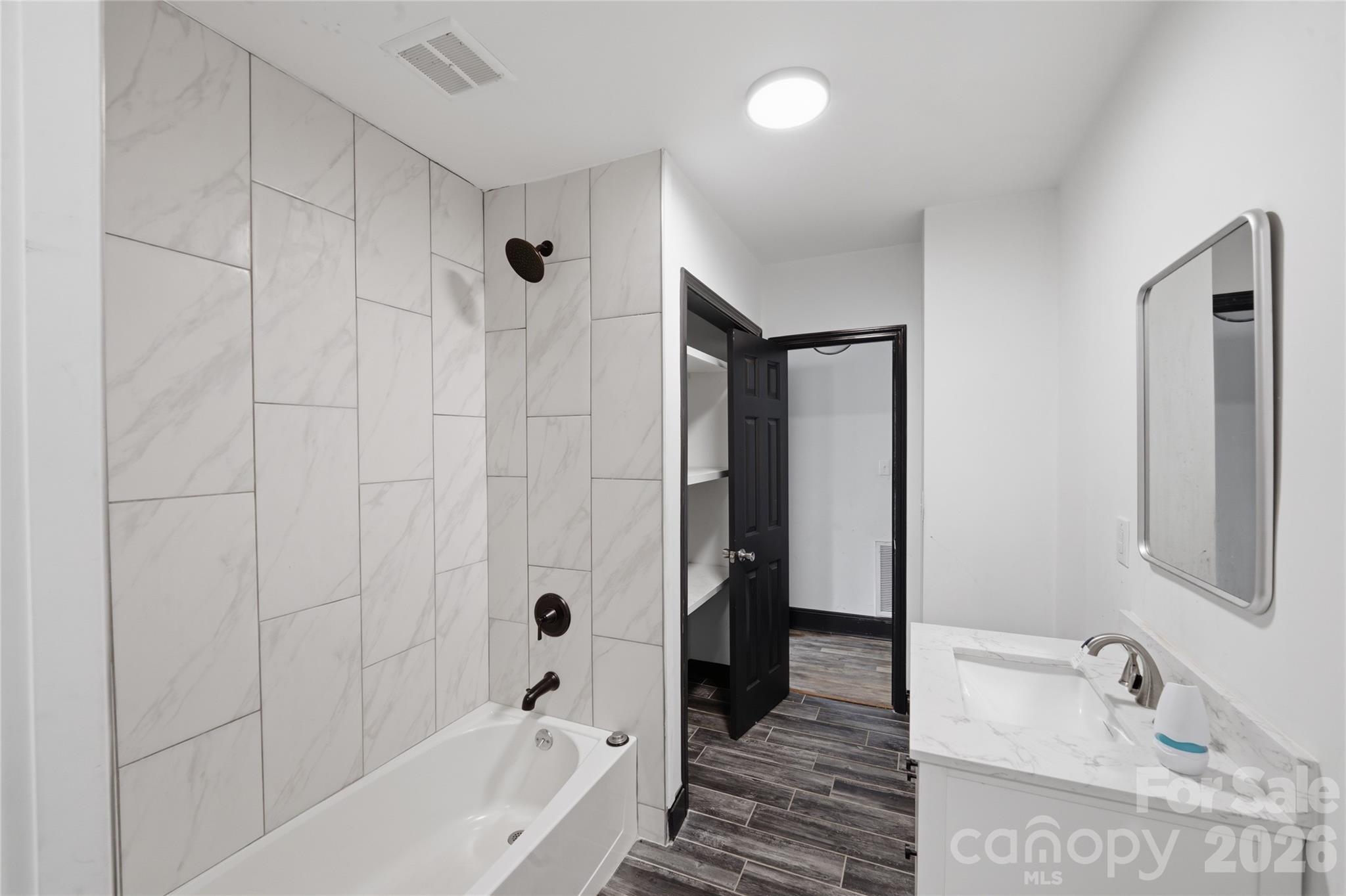 1424 Dean Street Property Photo 21