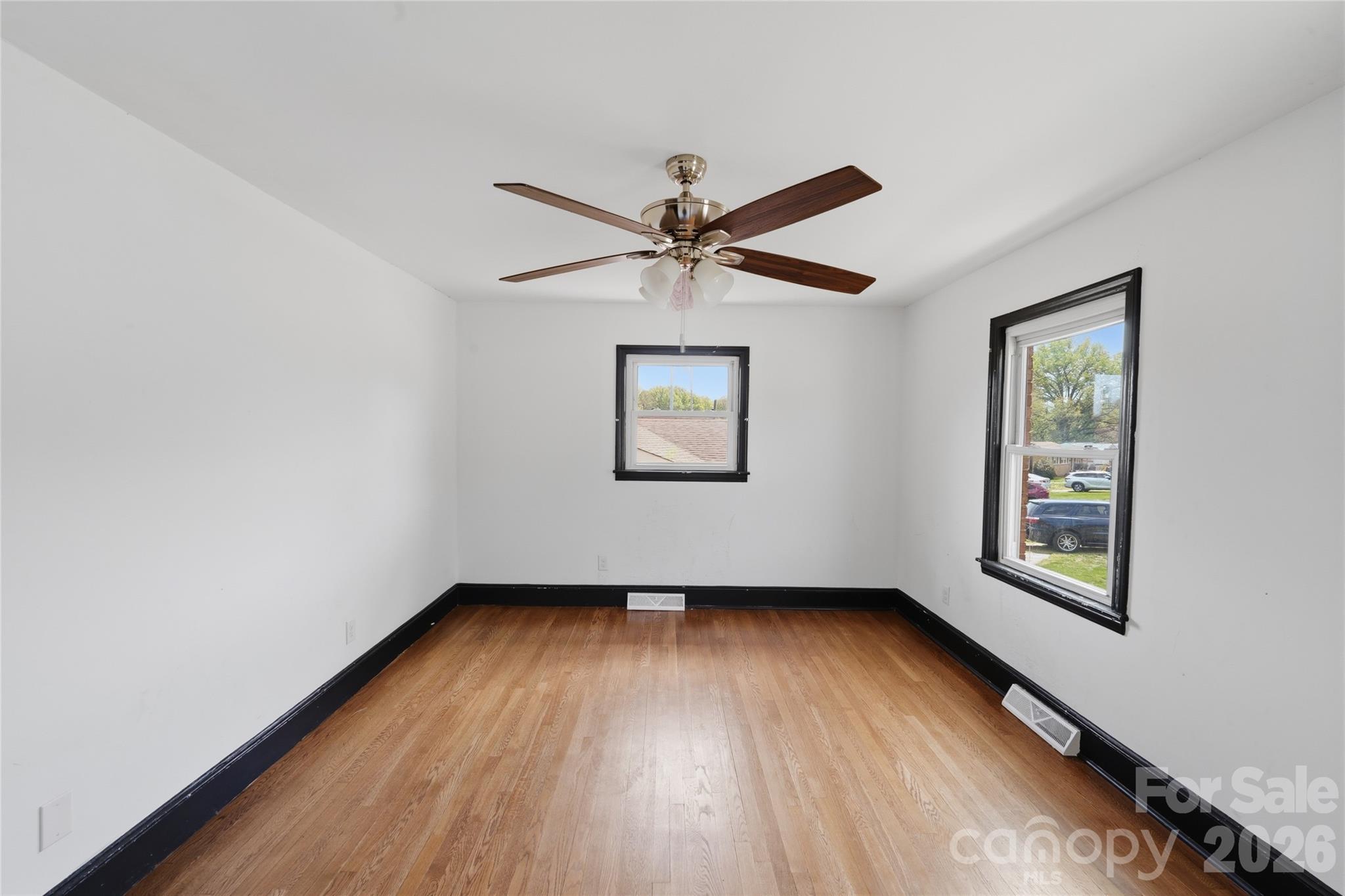 1424 Dean Street Property Photo 23