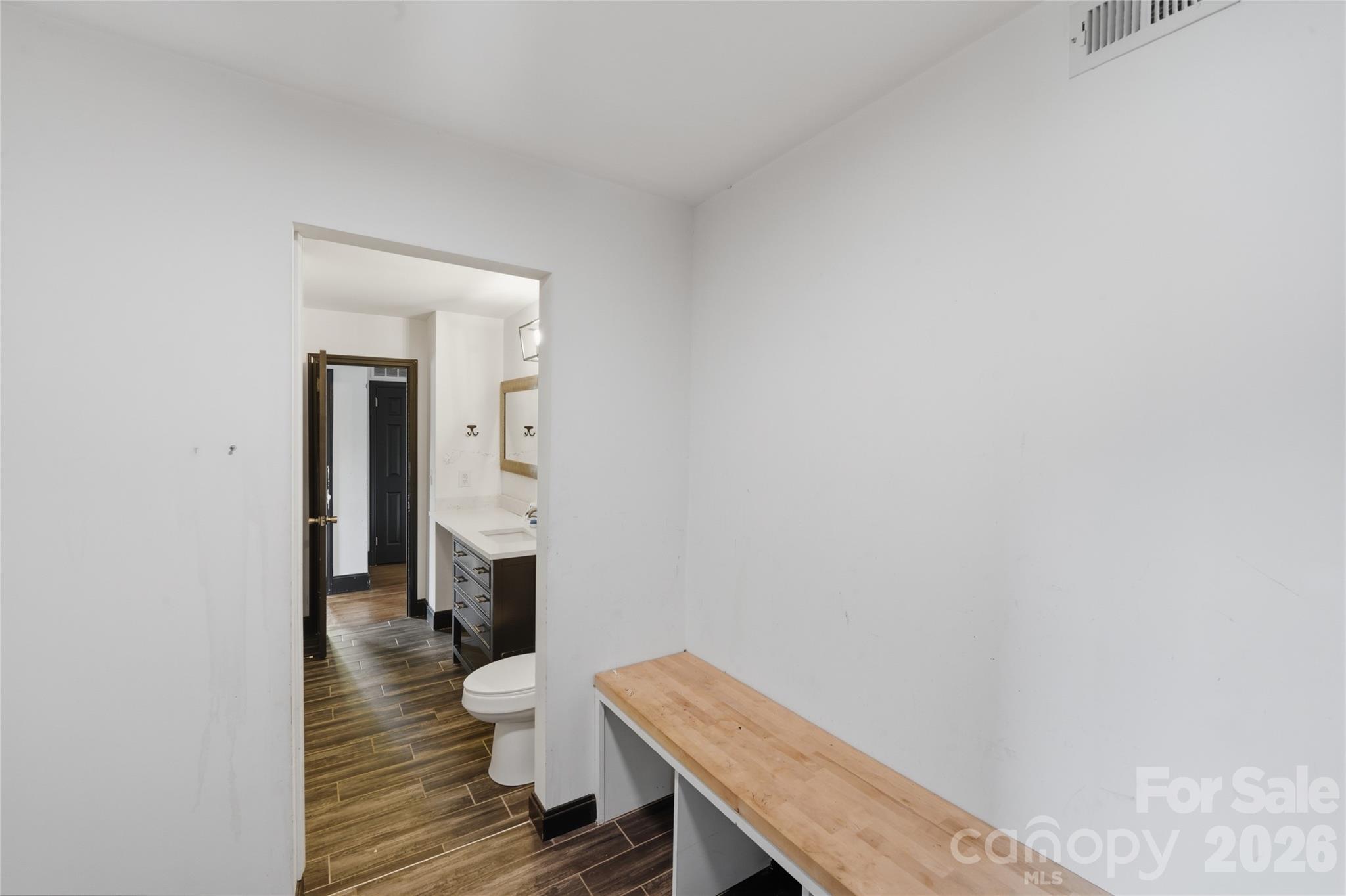 1424 Dean Street Property Photo 27