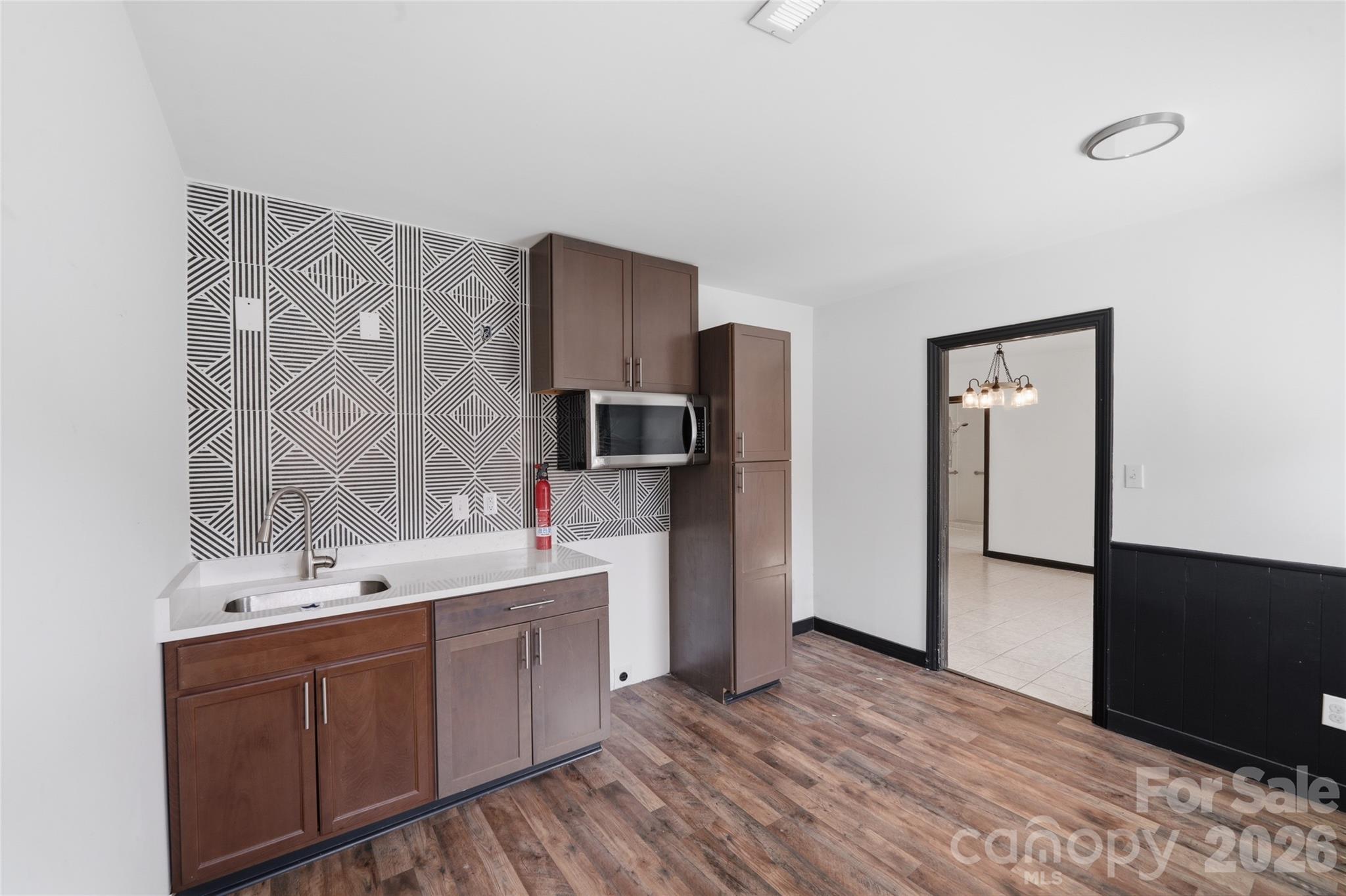 1424 Dean Street Property Photo 29