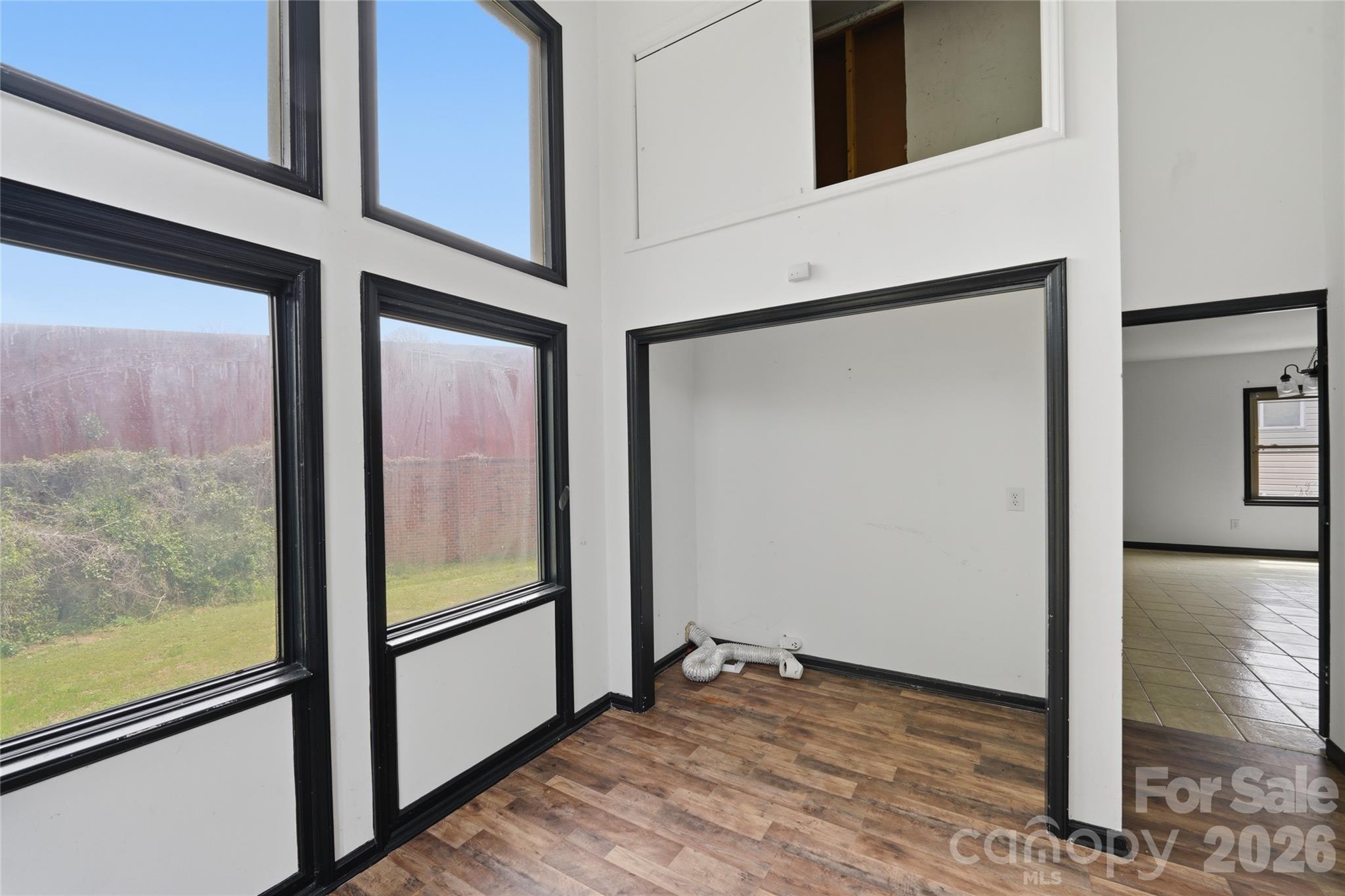 1424 Dean Street Property Photo 32