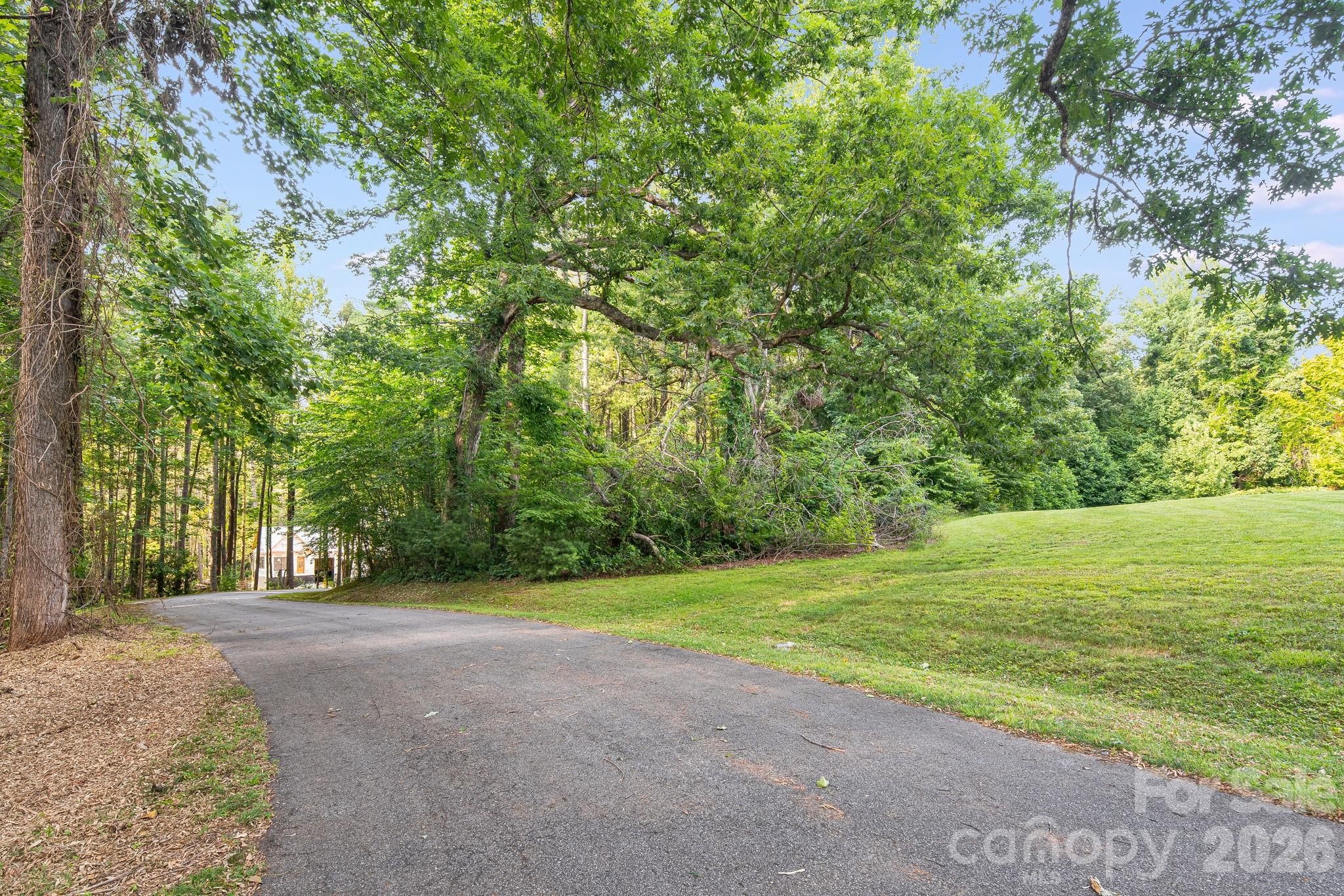 008 Roberts Lane 8 Property Photo 2
