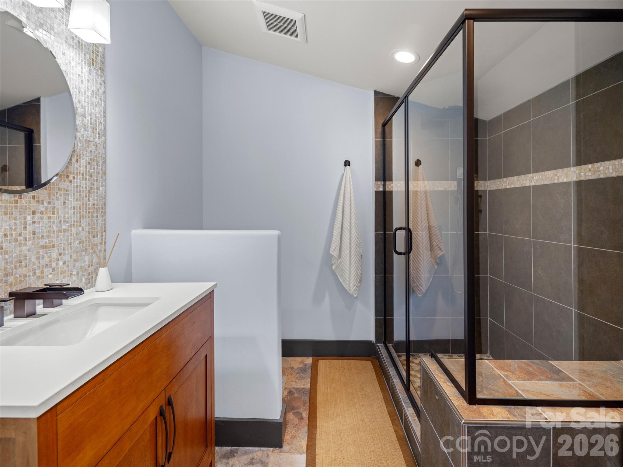46 Park Avenue Property Photo 27