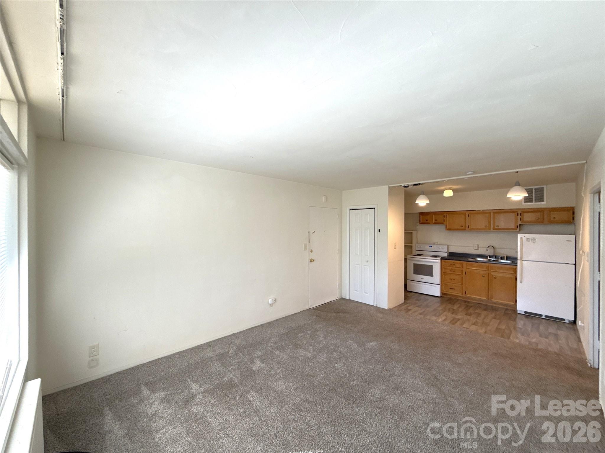 2126 E 7th Street 103 Property Photo 4