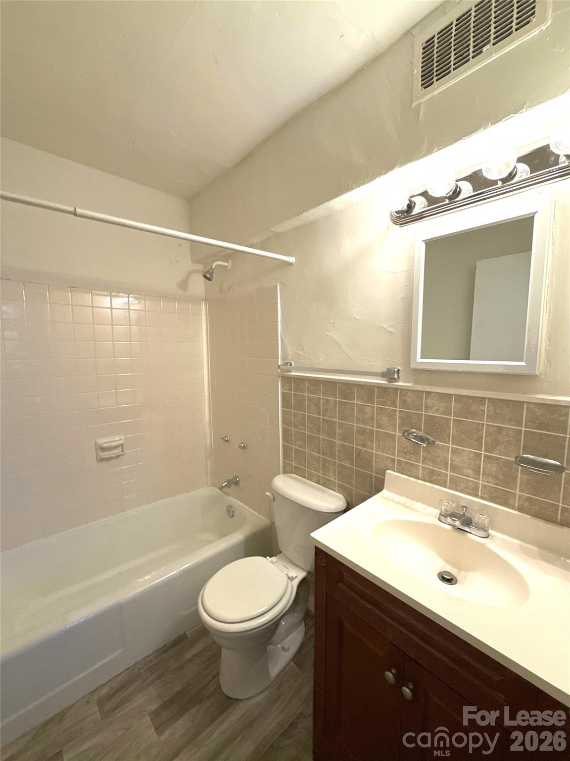 2126 E 7th Street 103 Property Photo 8