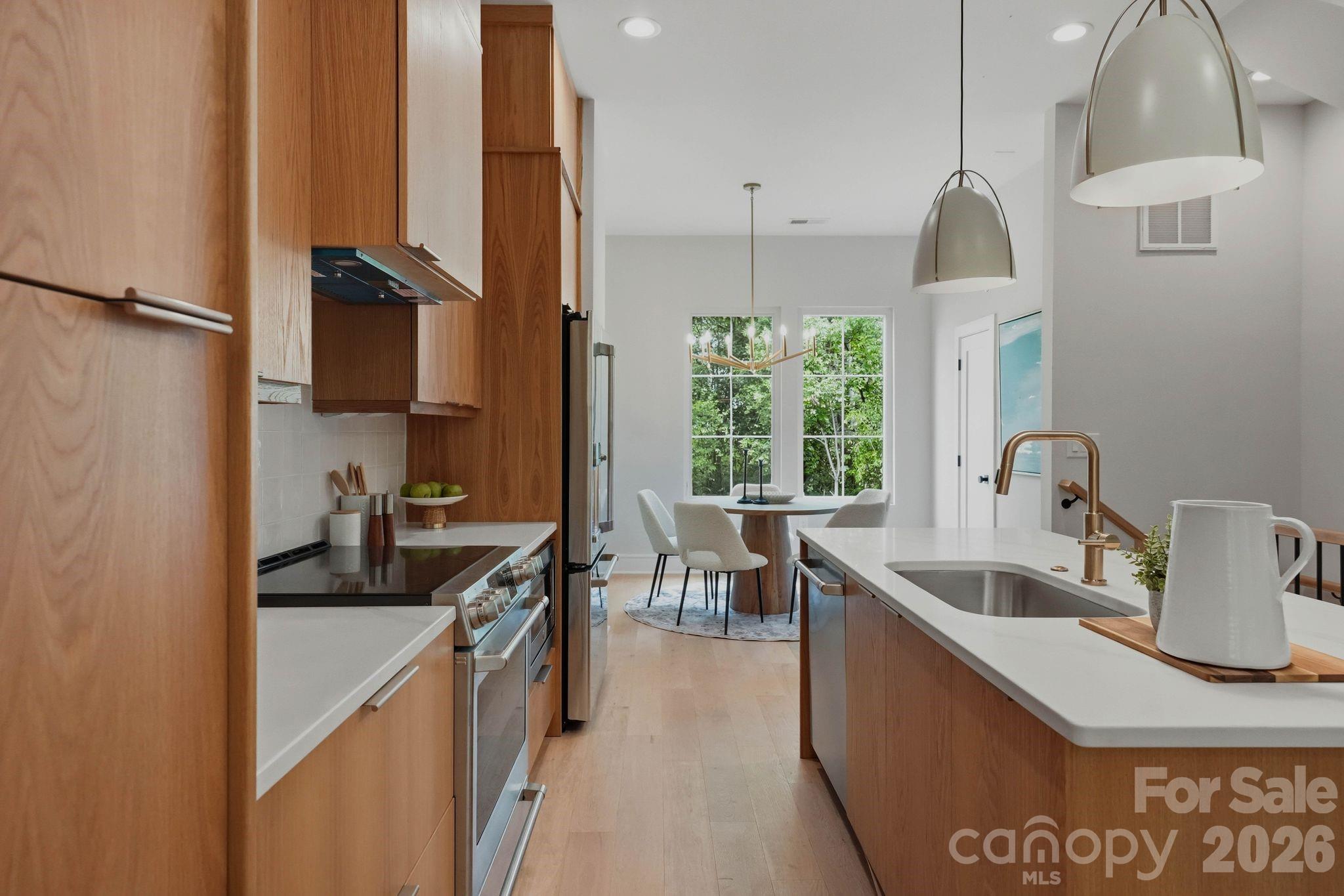 612 E 16th Street Property Photo 10