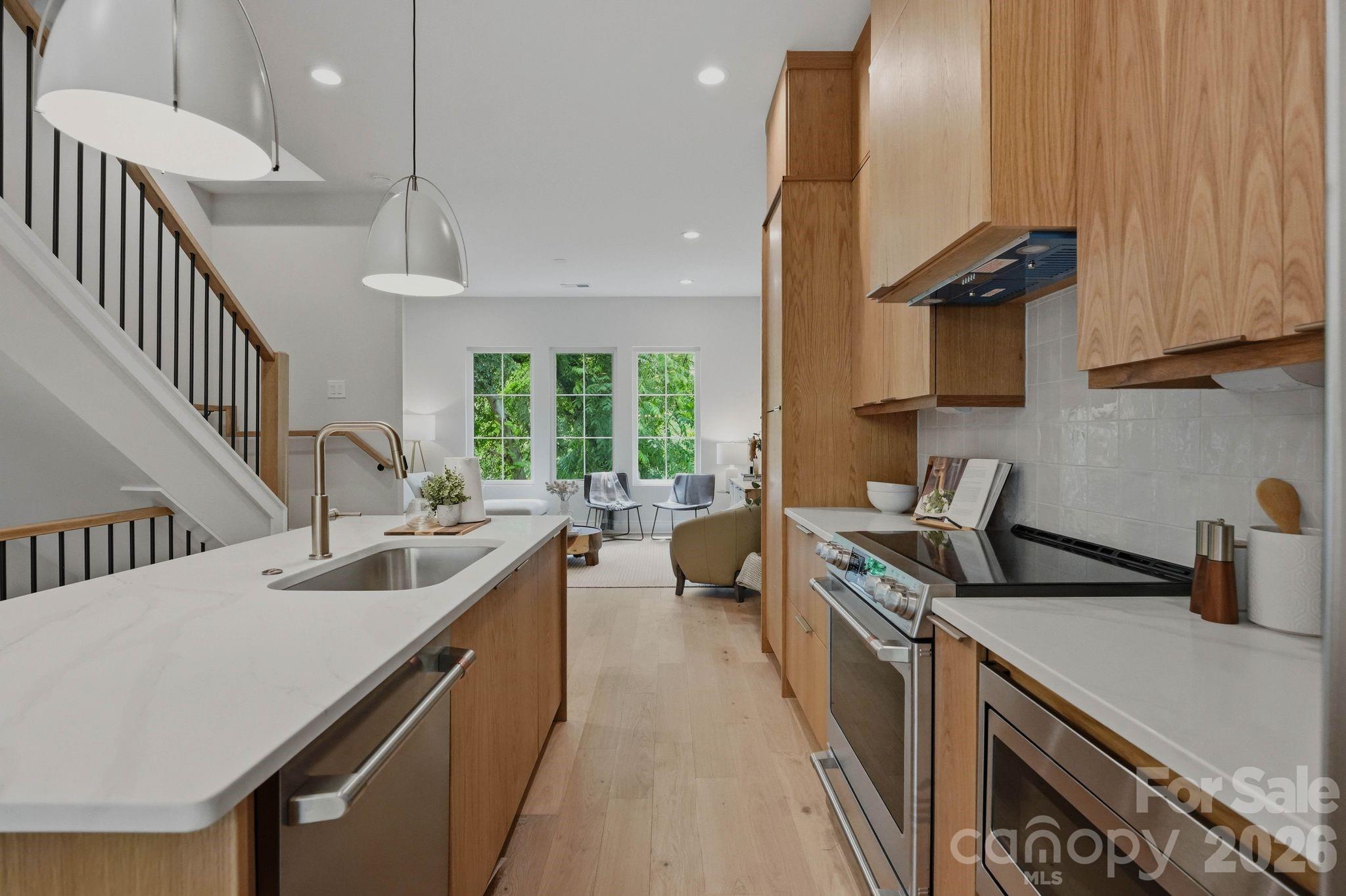 614 E 16th Street Property Photo 8