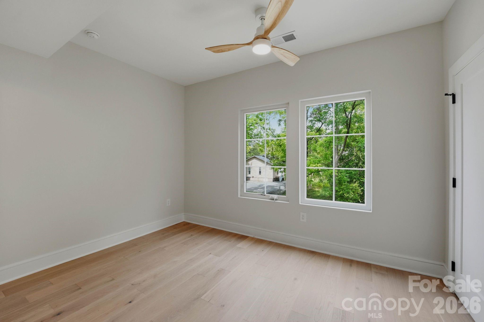 616 E 16th Street Property Photo 25
