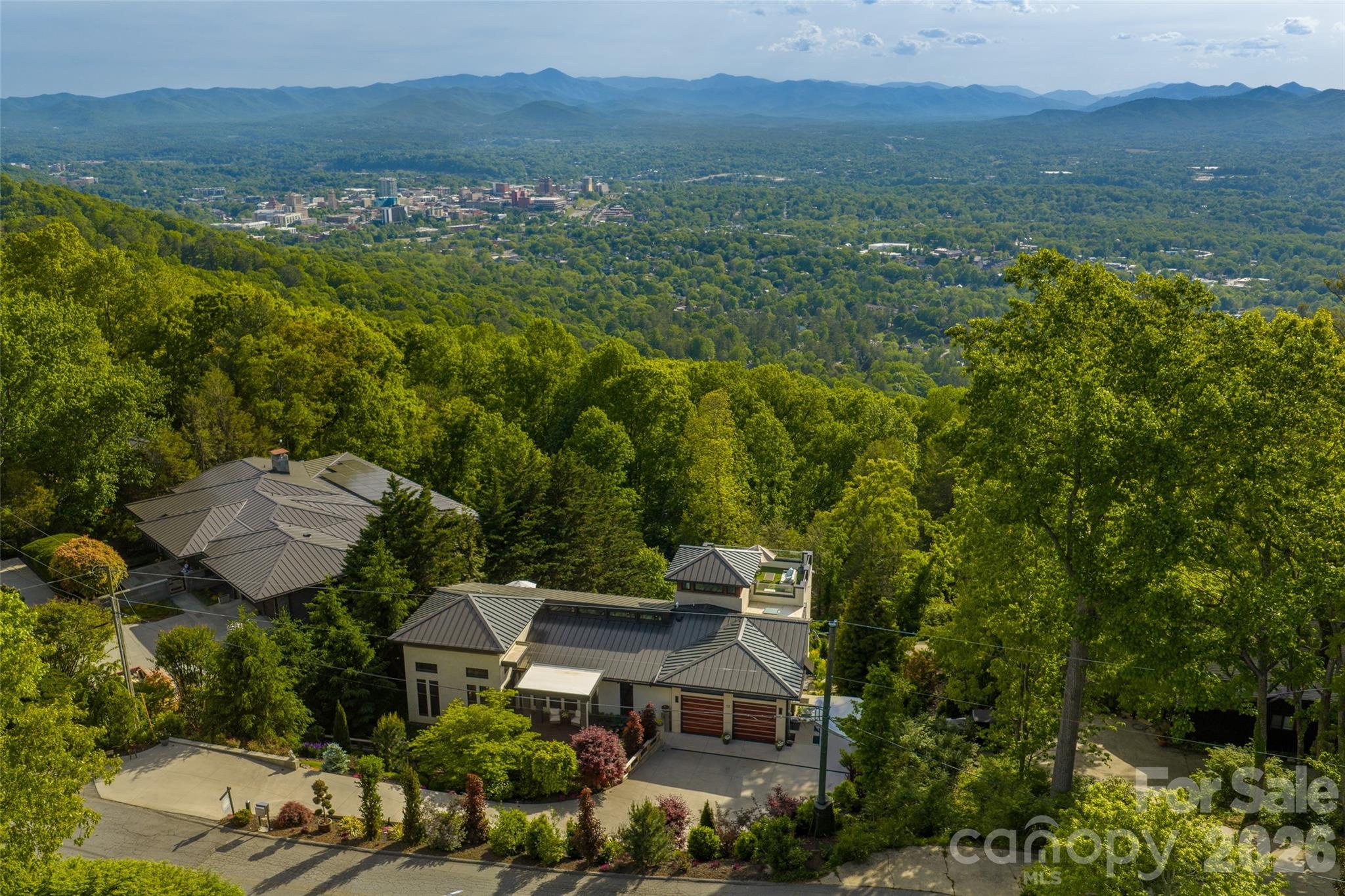 12 Sunset Summit Property Photo 6