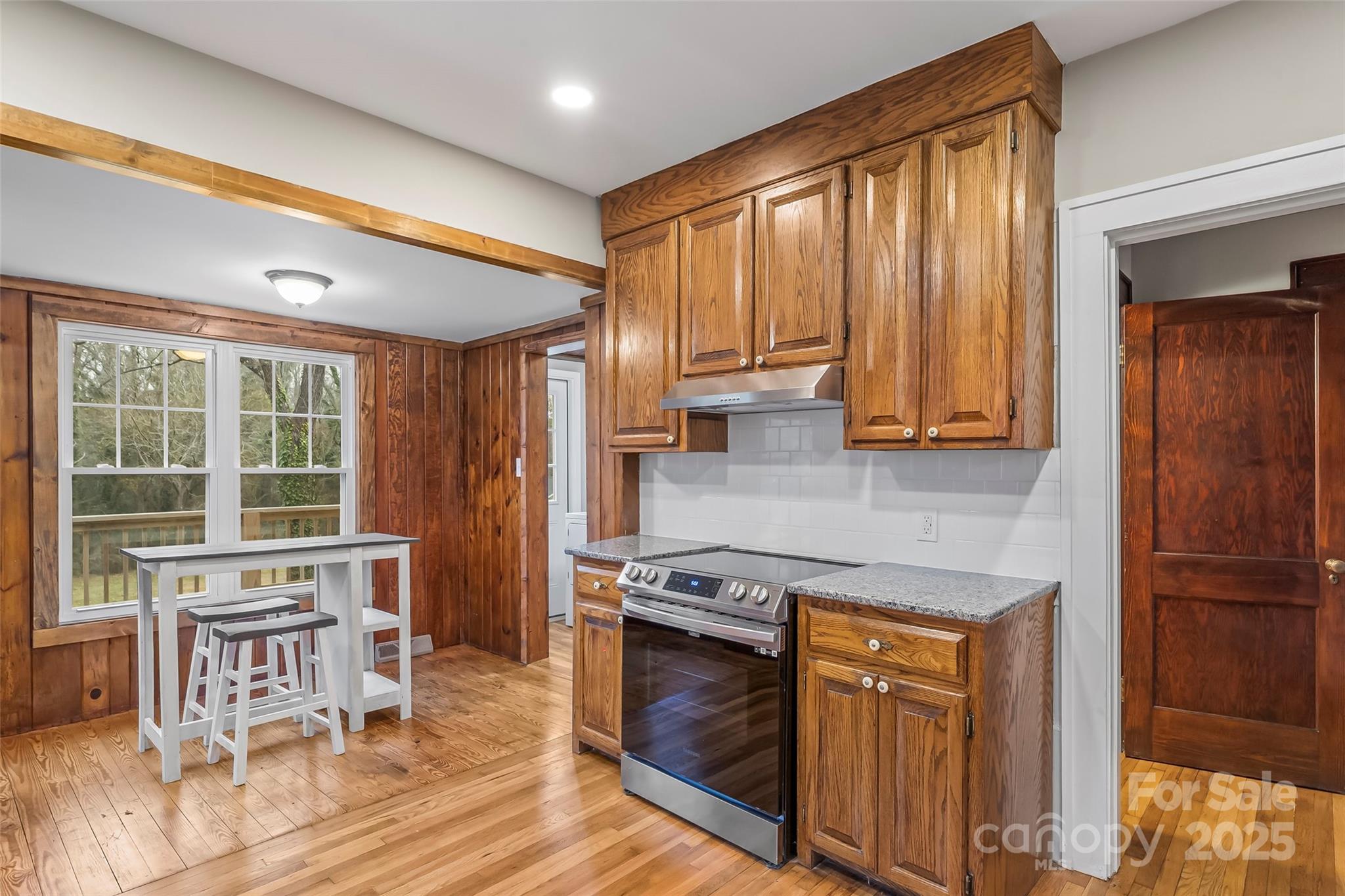 2523 Kool Park Road Property Photo 6