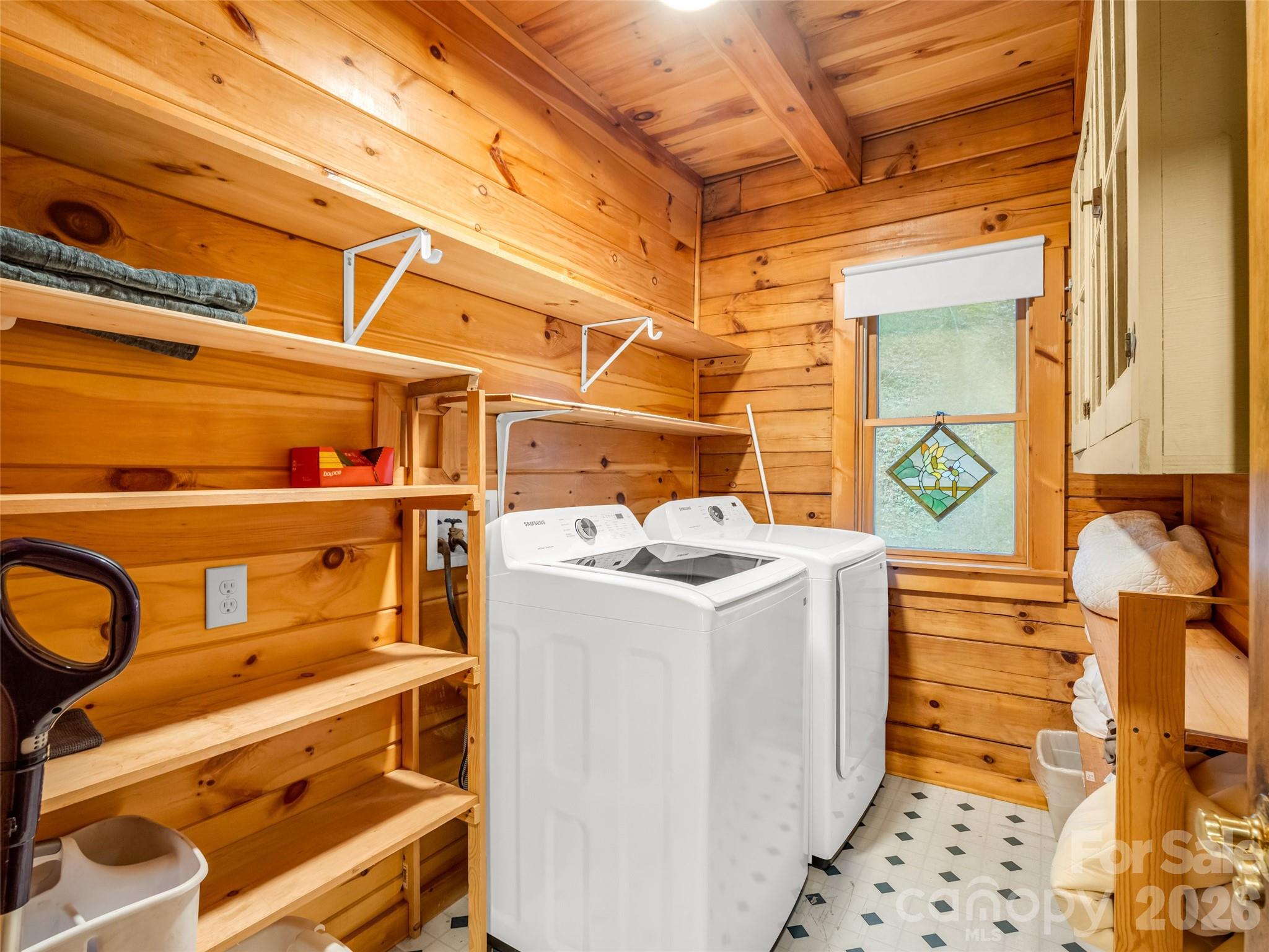 446 Rainbow Circle Property Photo 21