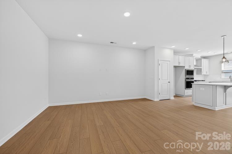 10114 Mamillion Drive Property Photo 6