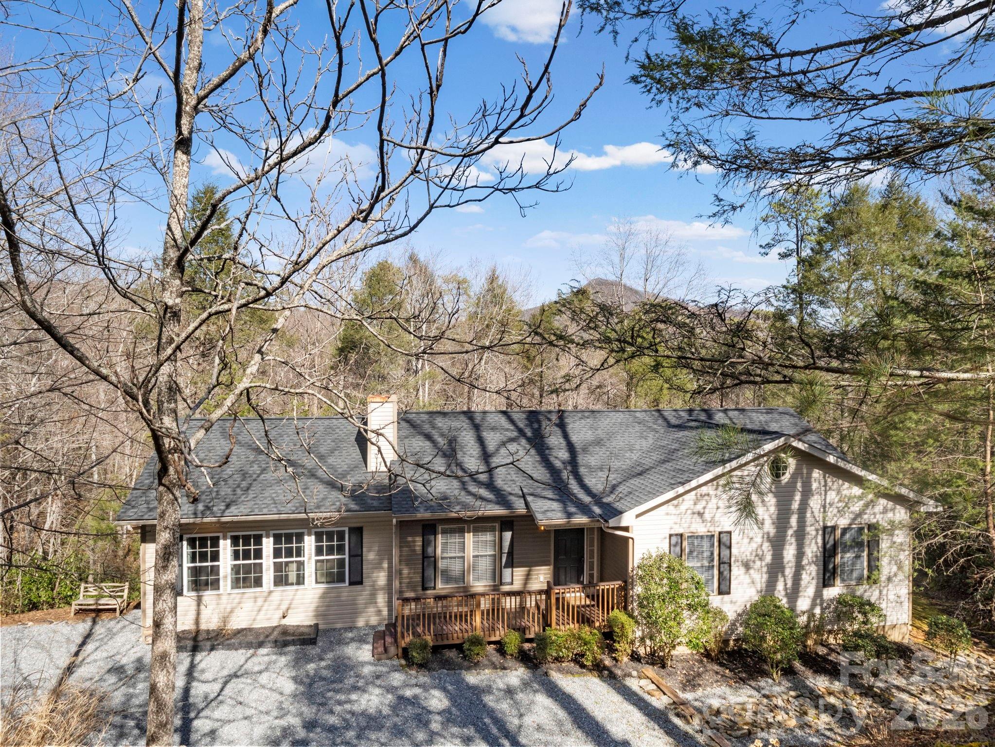 137 Weaver Court Property Photo 3