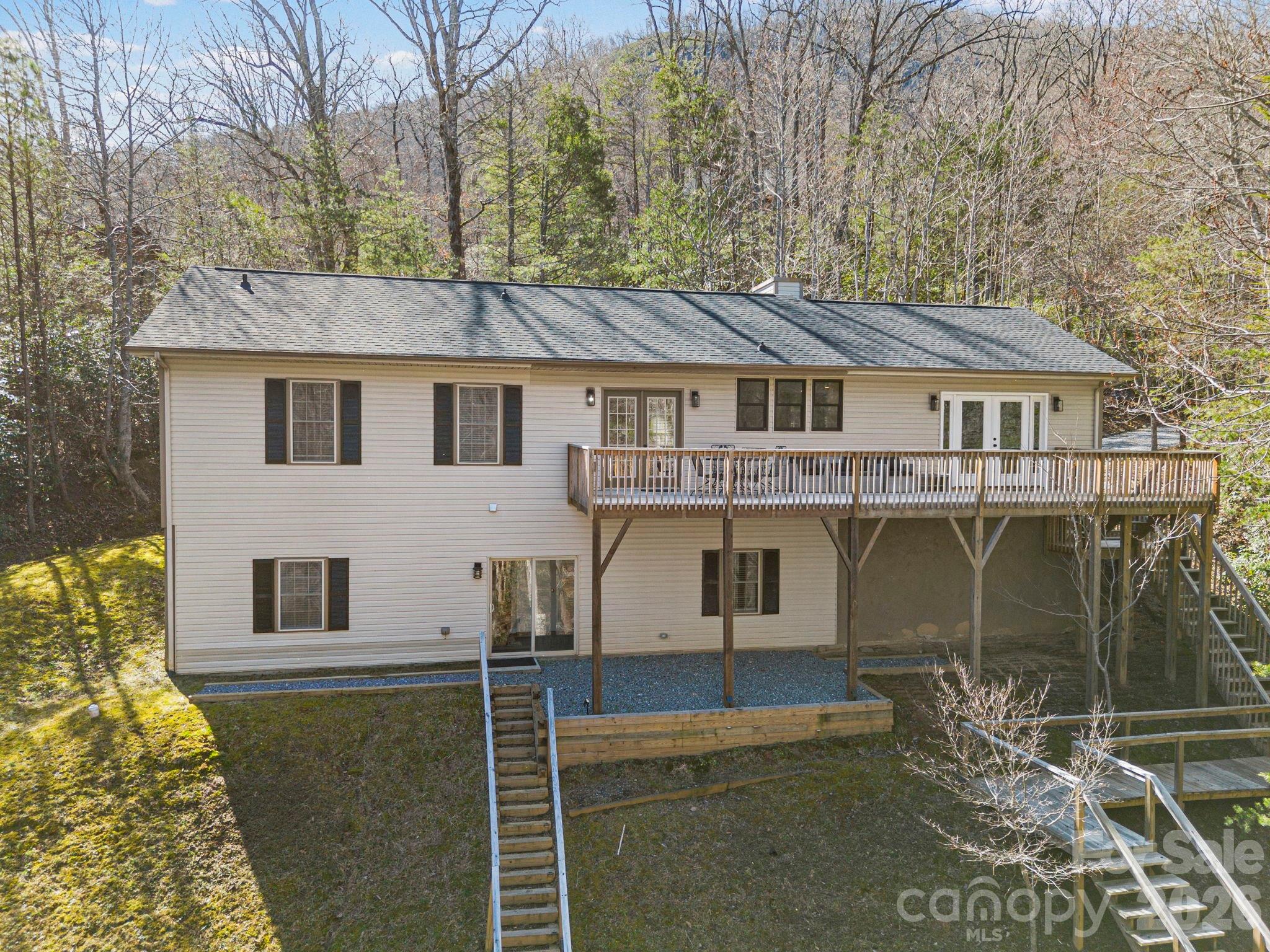 137 Weaver Court Property Photo 5