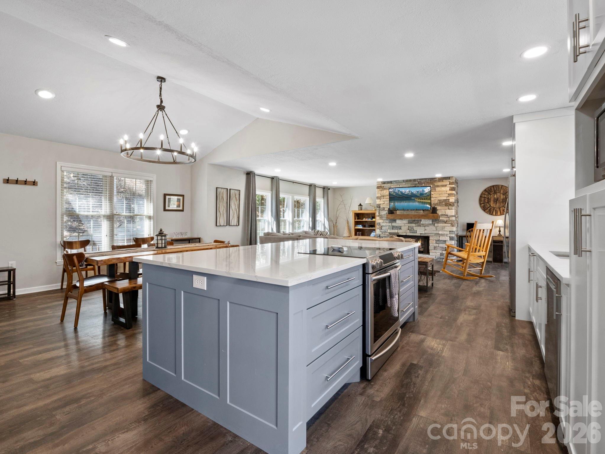137 Weaver Court Property Photo 8
