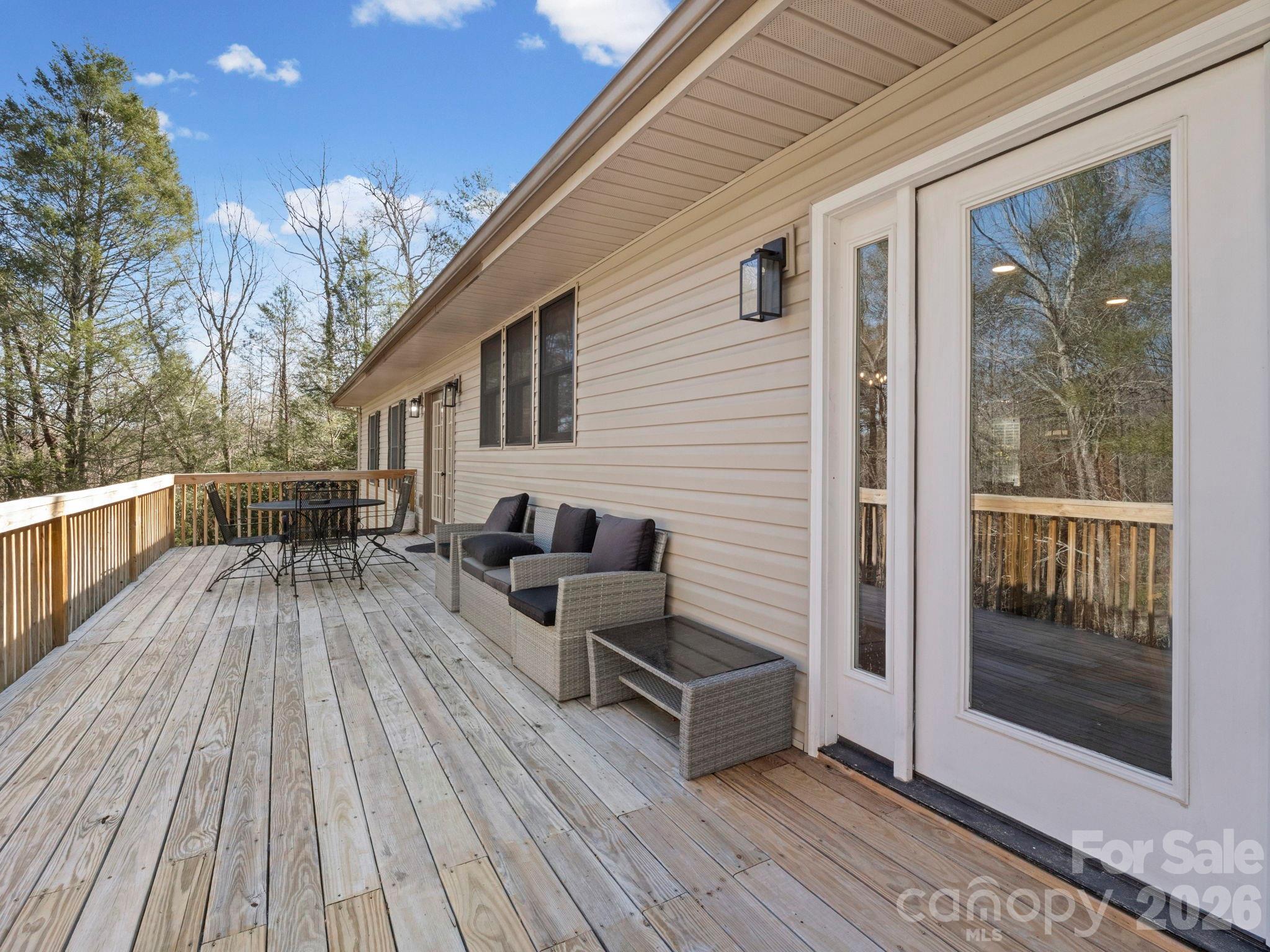 137 Weaver Court Property Photo 29