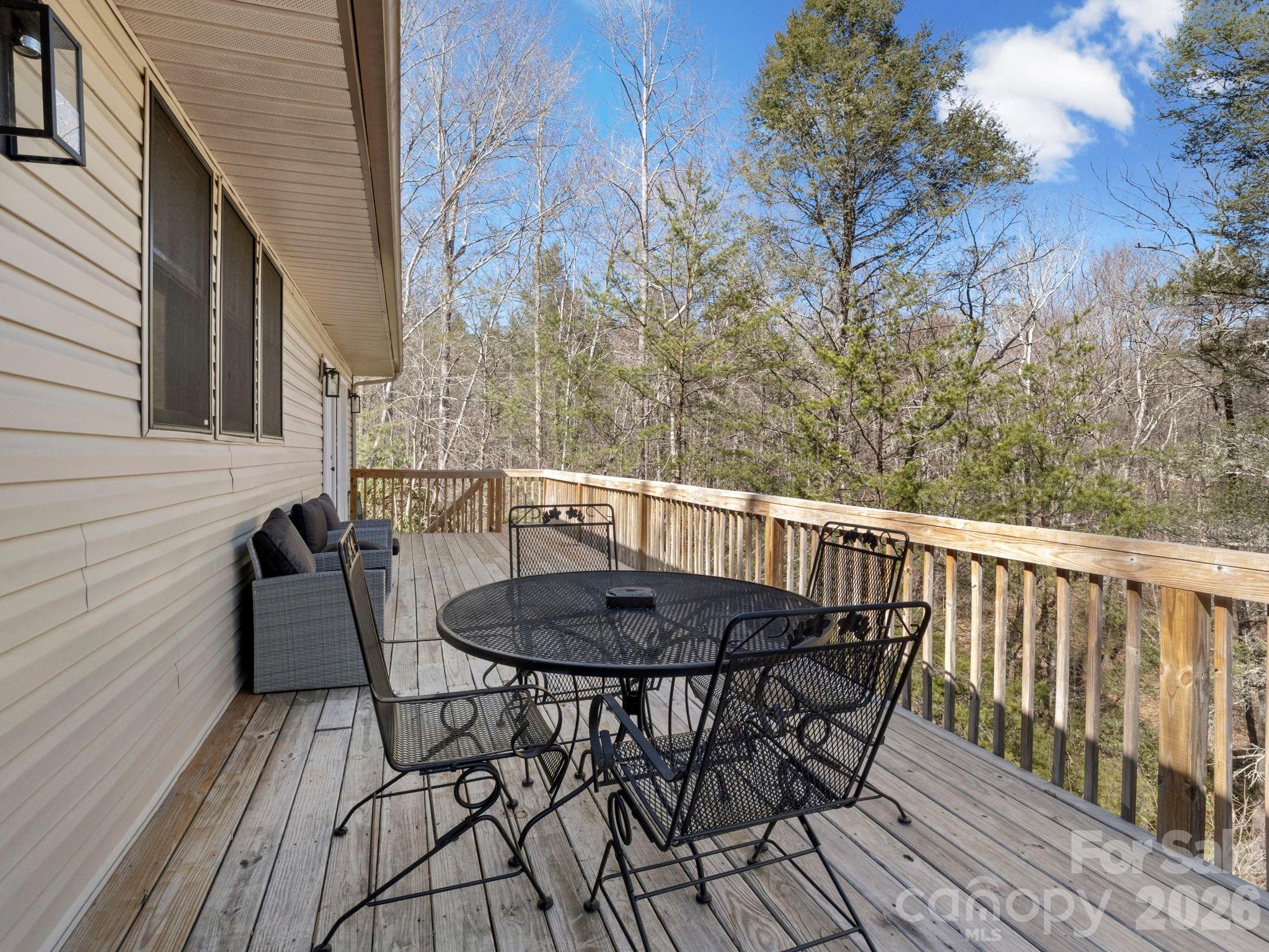 137 Weaver Court Property Photo 30