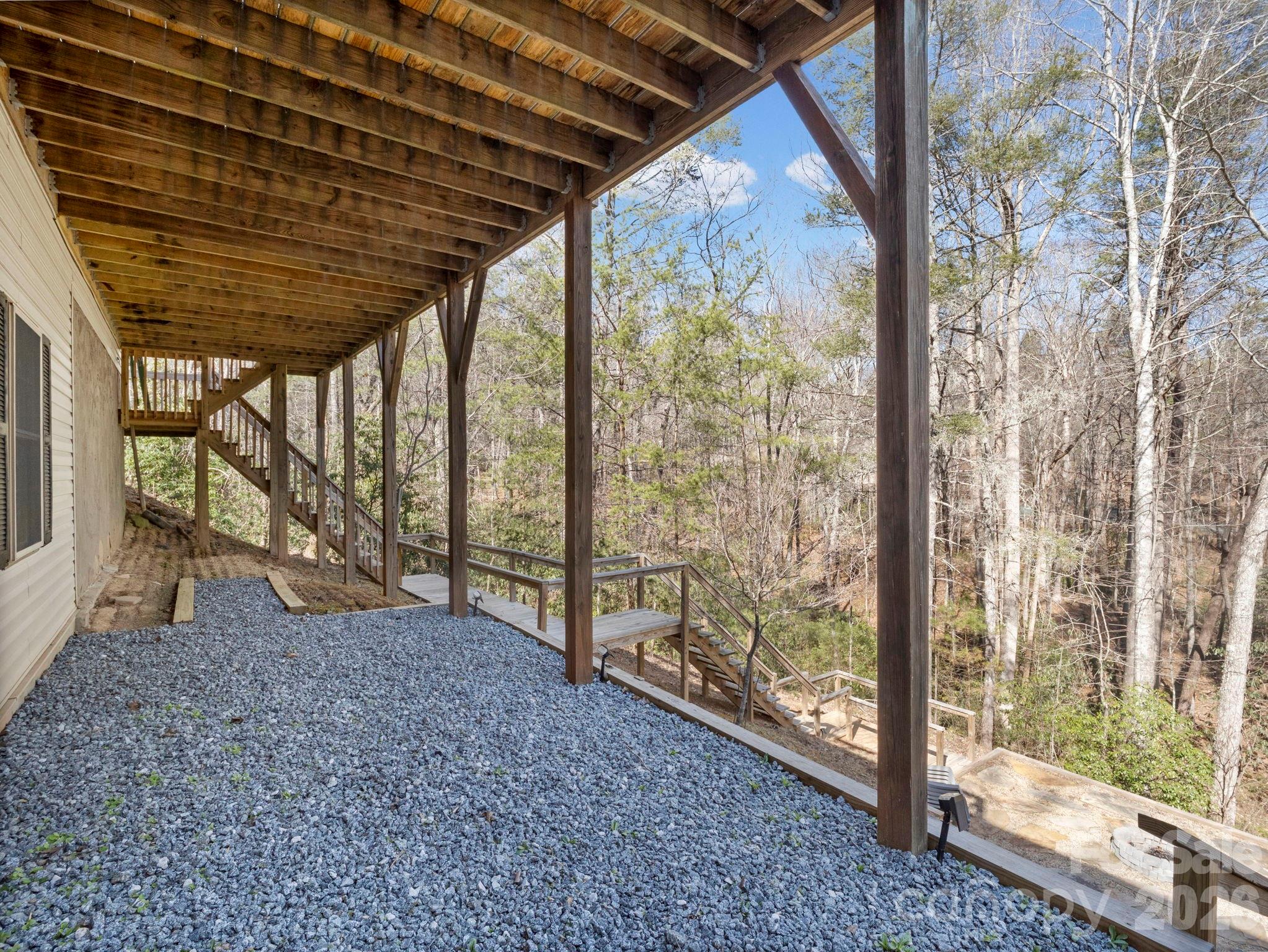 137 Weaver Court Property Photo 31