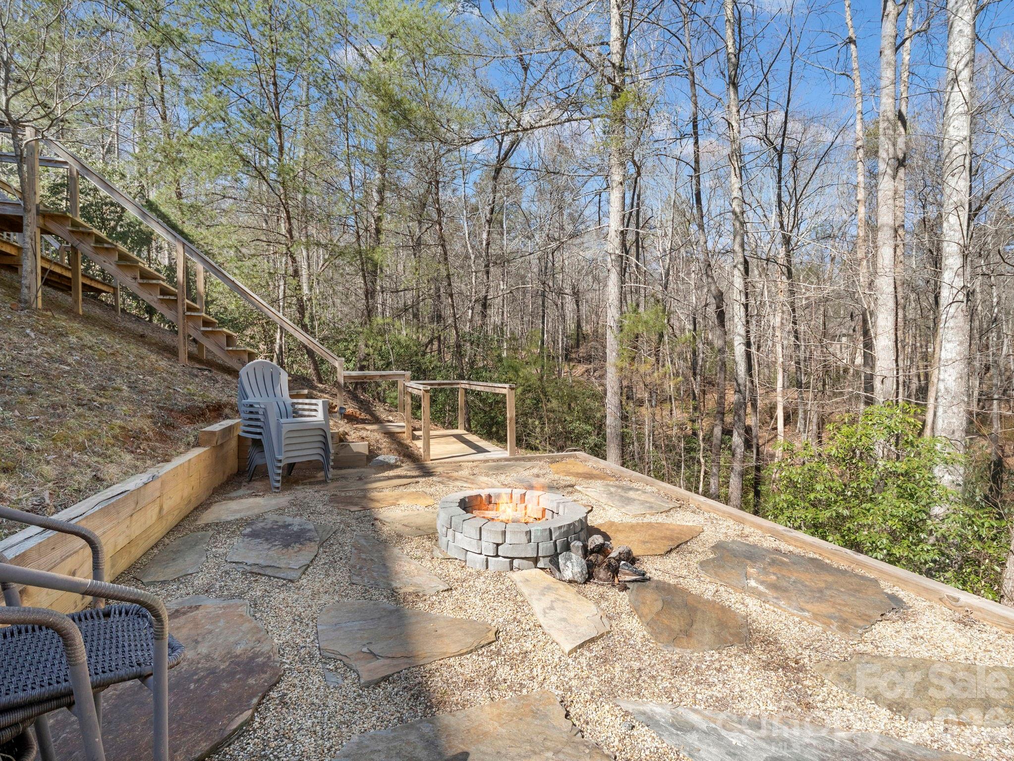 137 Weaver Court Property Photo 35