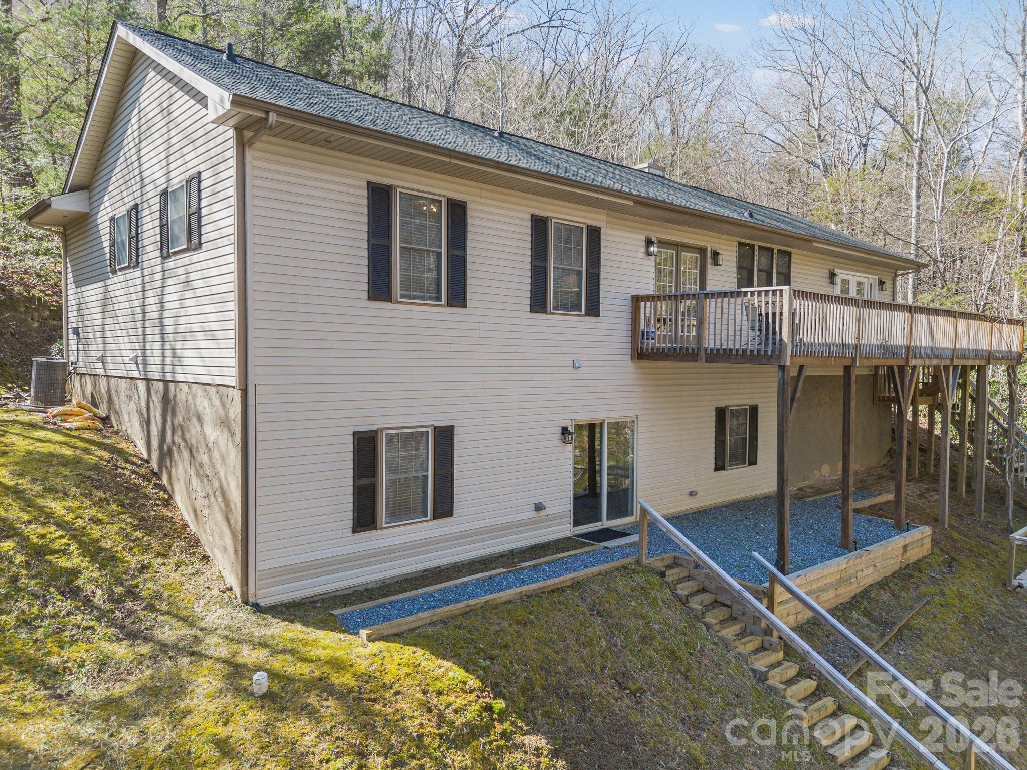 137 Weaver Court Property Photo 36