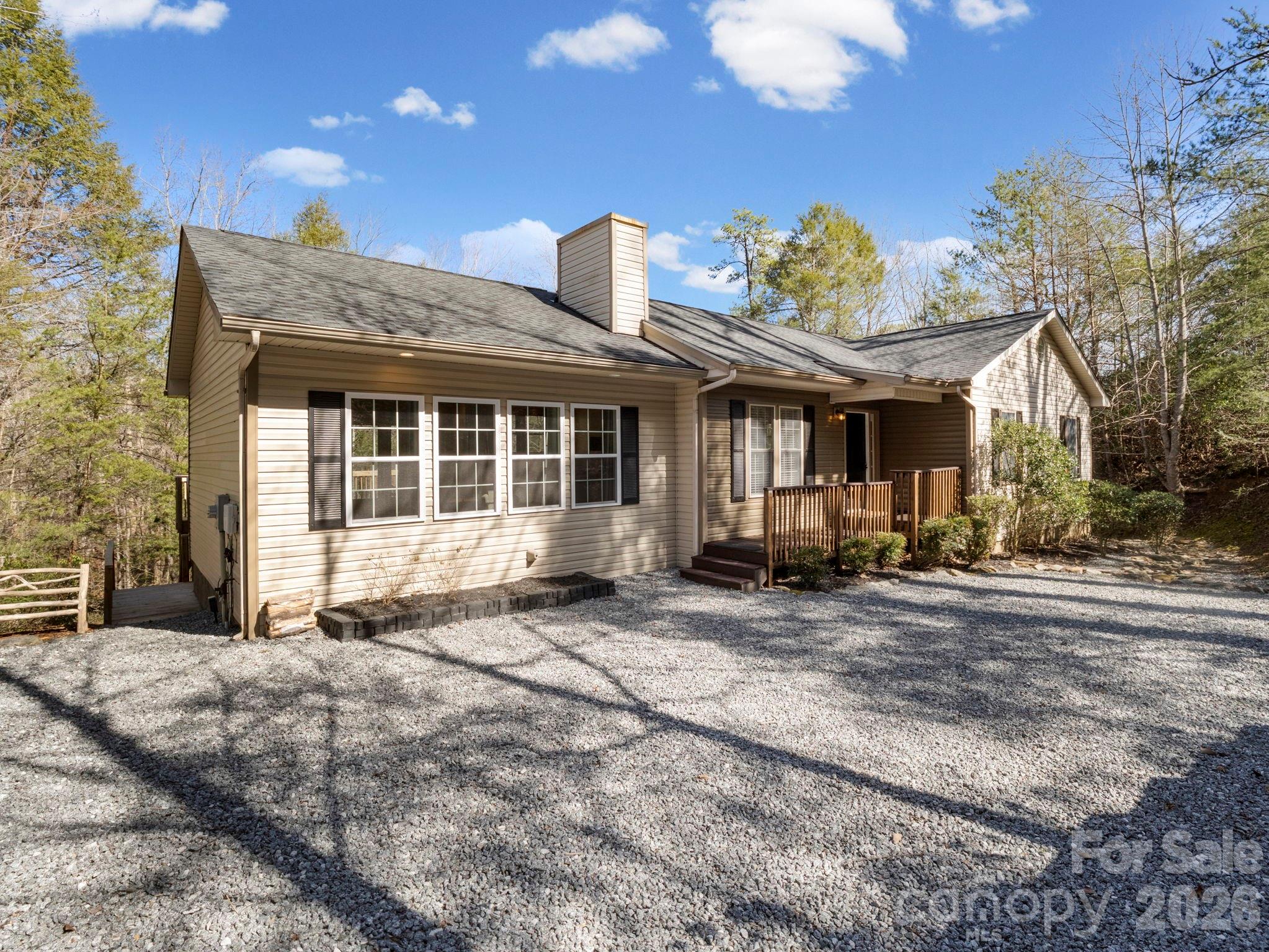 137 Weaver Court Property Photo 37