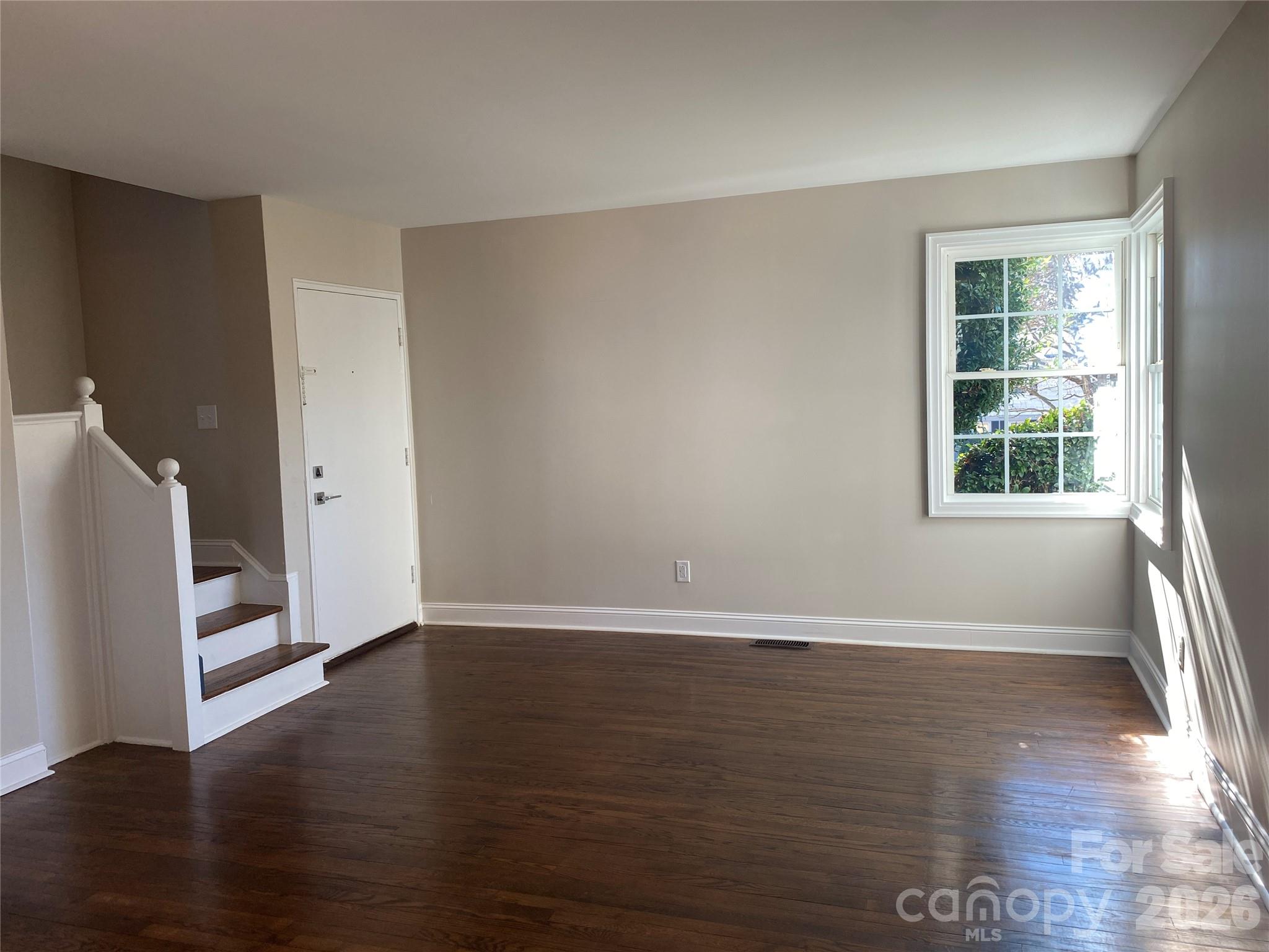 524 Wakefield Drive A Property Photo 6