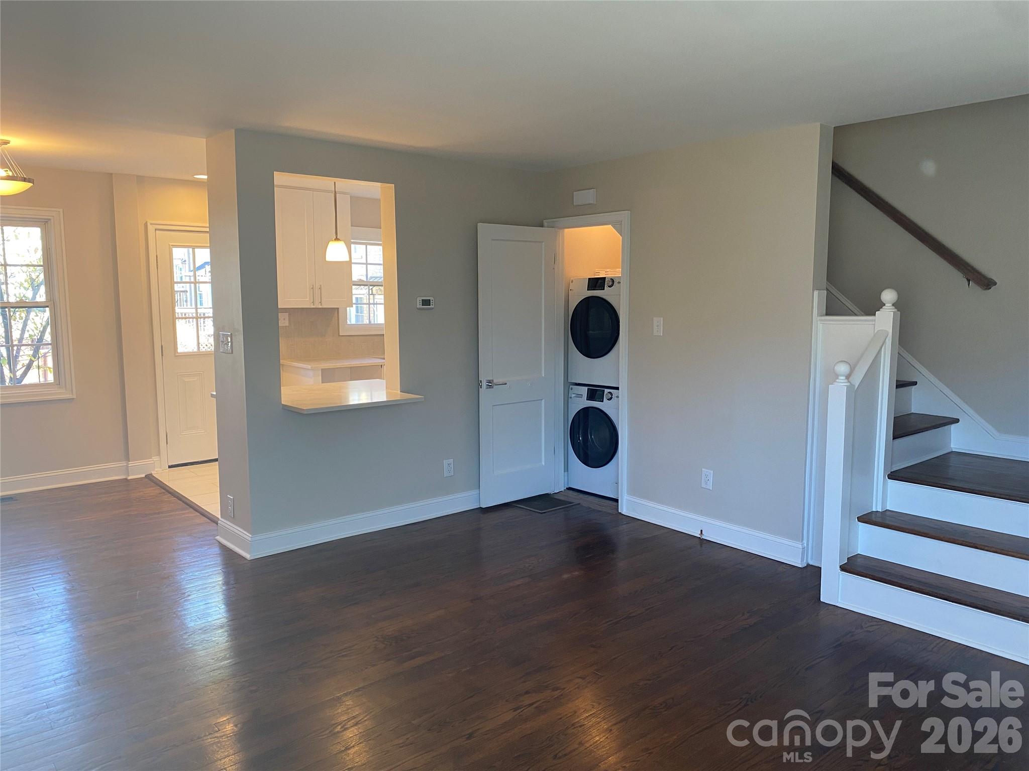 524 Wakefield Drive A Property Photo 7