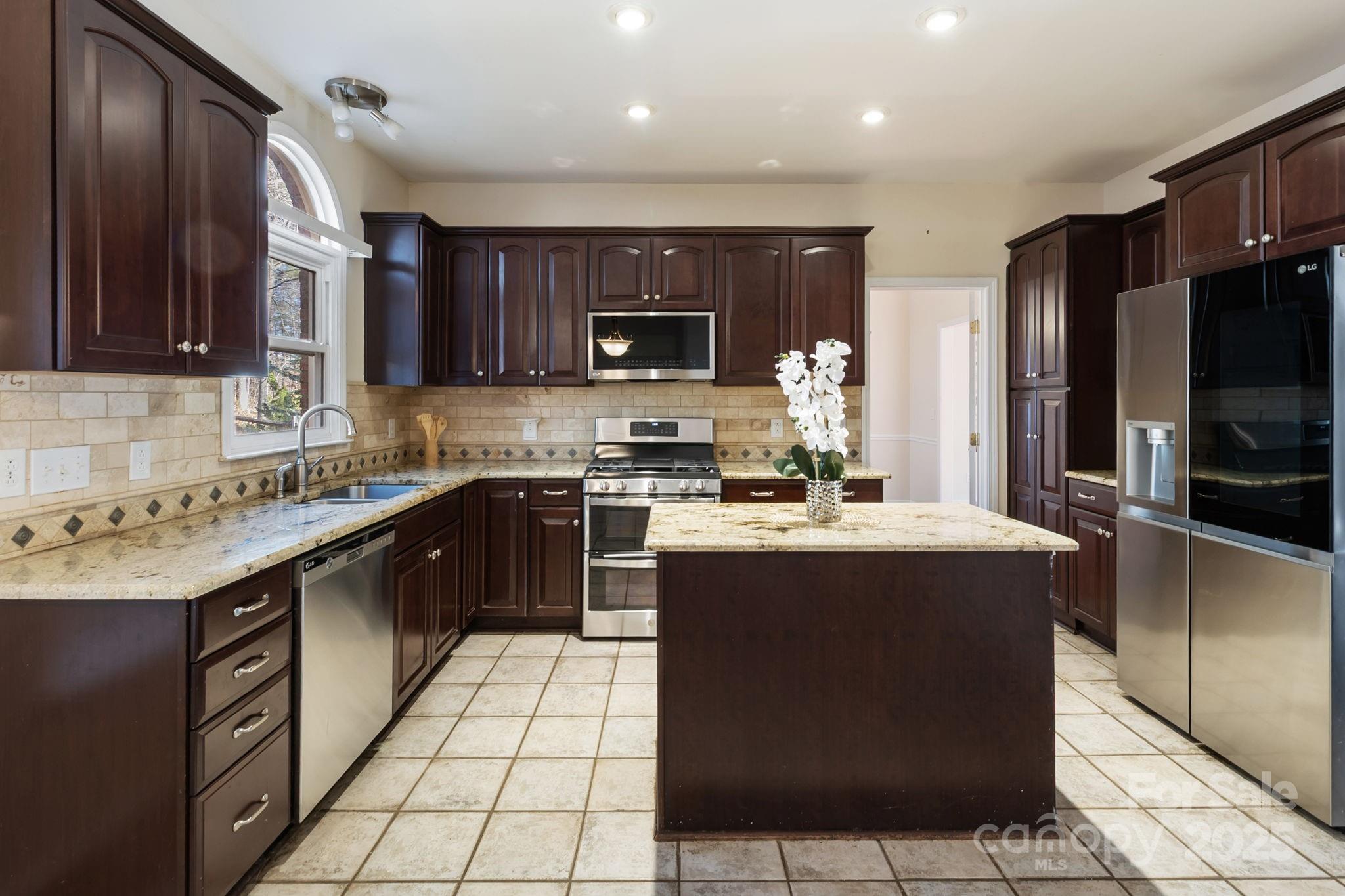 4806 Hickory Glen Drive Property Photo 1