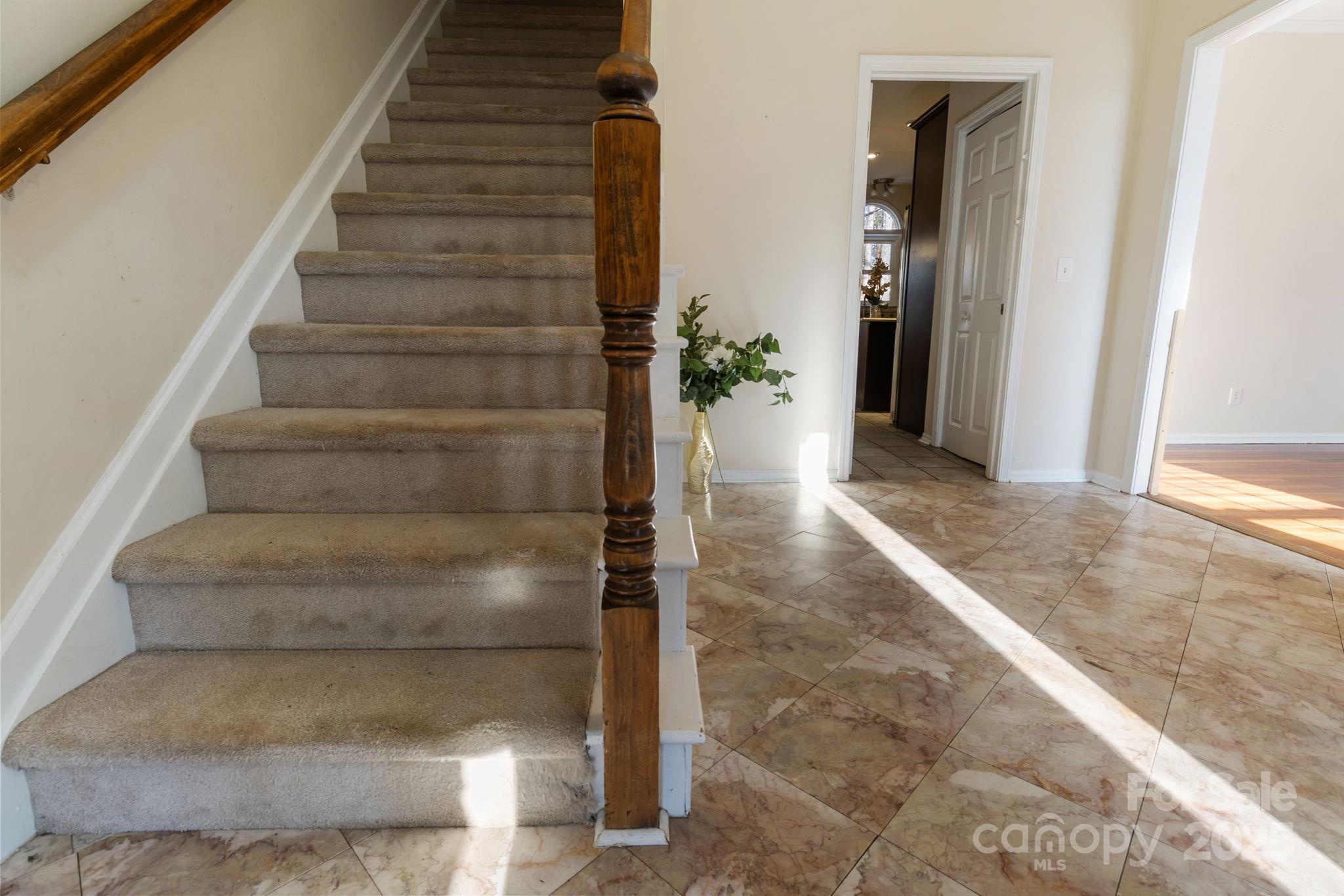 4806 Hickory Glen Drive Property Photo 4