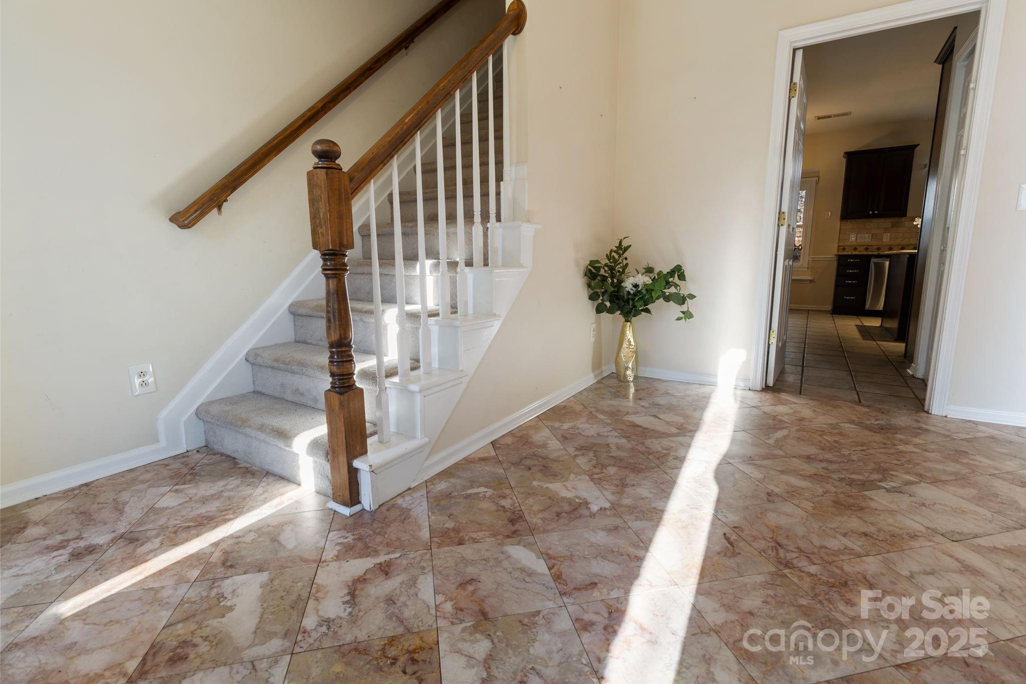 4806 Hickory Glen Drive Property Photo 5