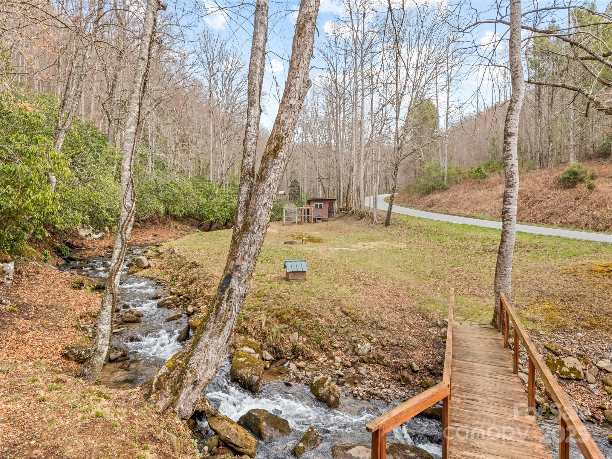 3975 Mountain Creek Road Property Photo 9