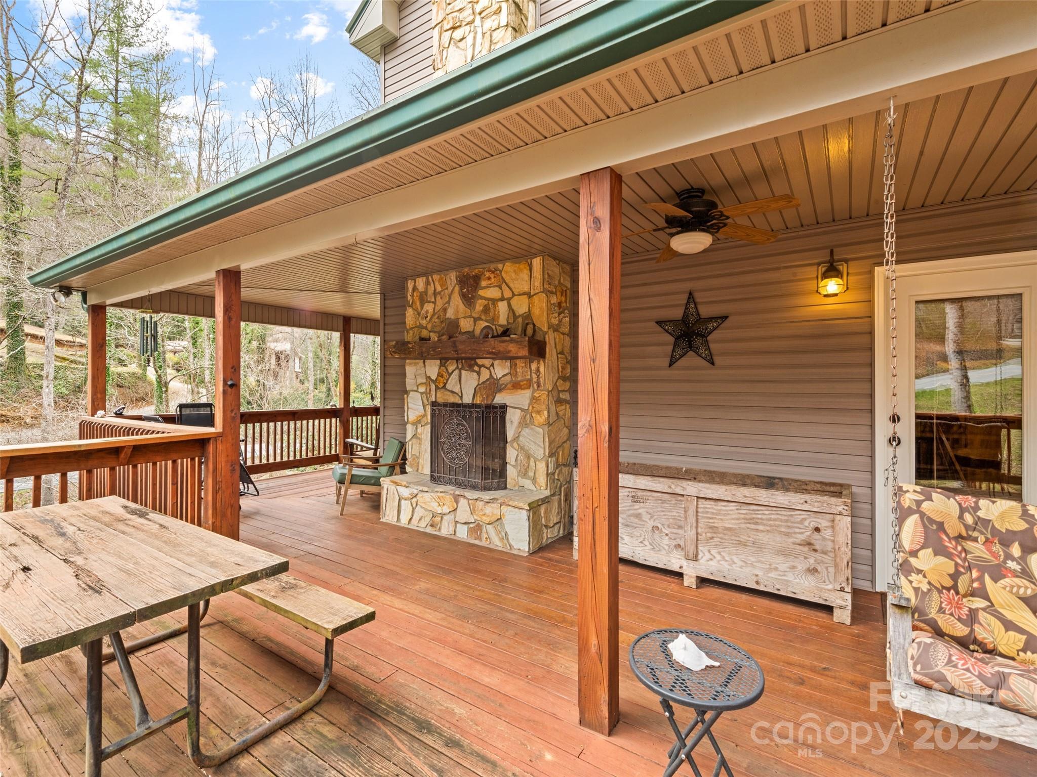3975 Mountain Creek Road Property Photo 12