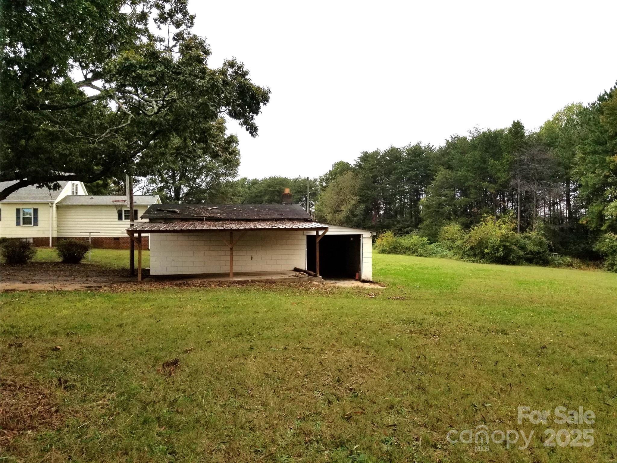 496 Brawley School Road Property Photo 3