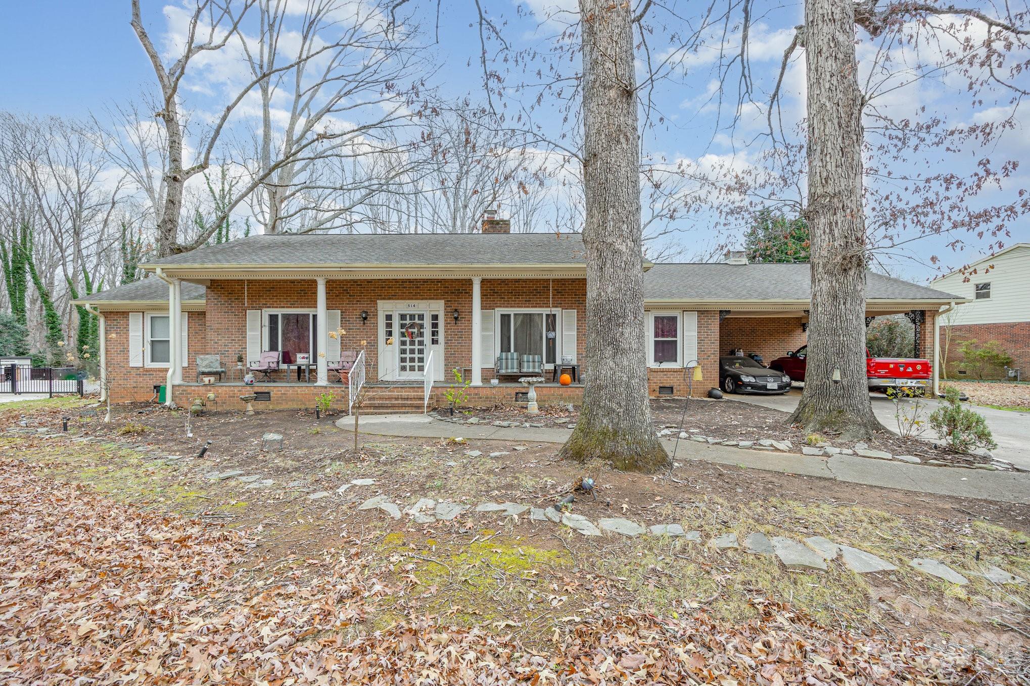 514 Idlewood Drive Property Photo 1