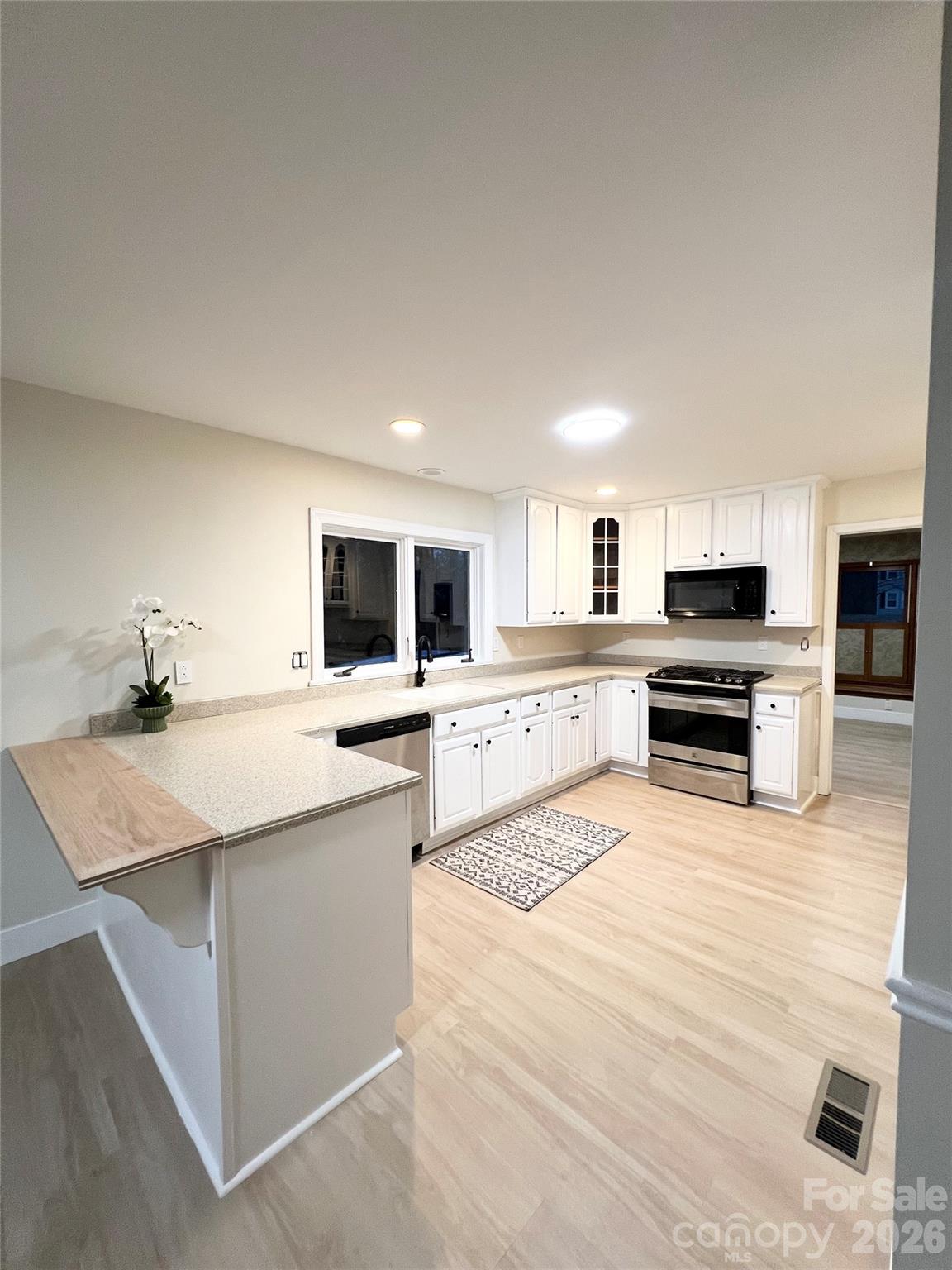7220 Timber Ridge Drive Property Photo 8
