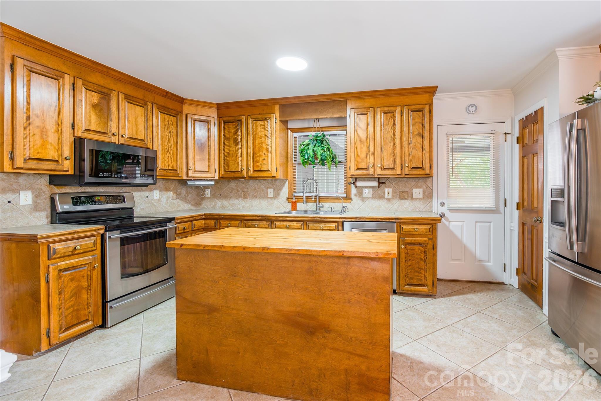 8230 Quail Hollow Drive Property Photo 12