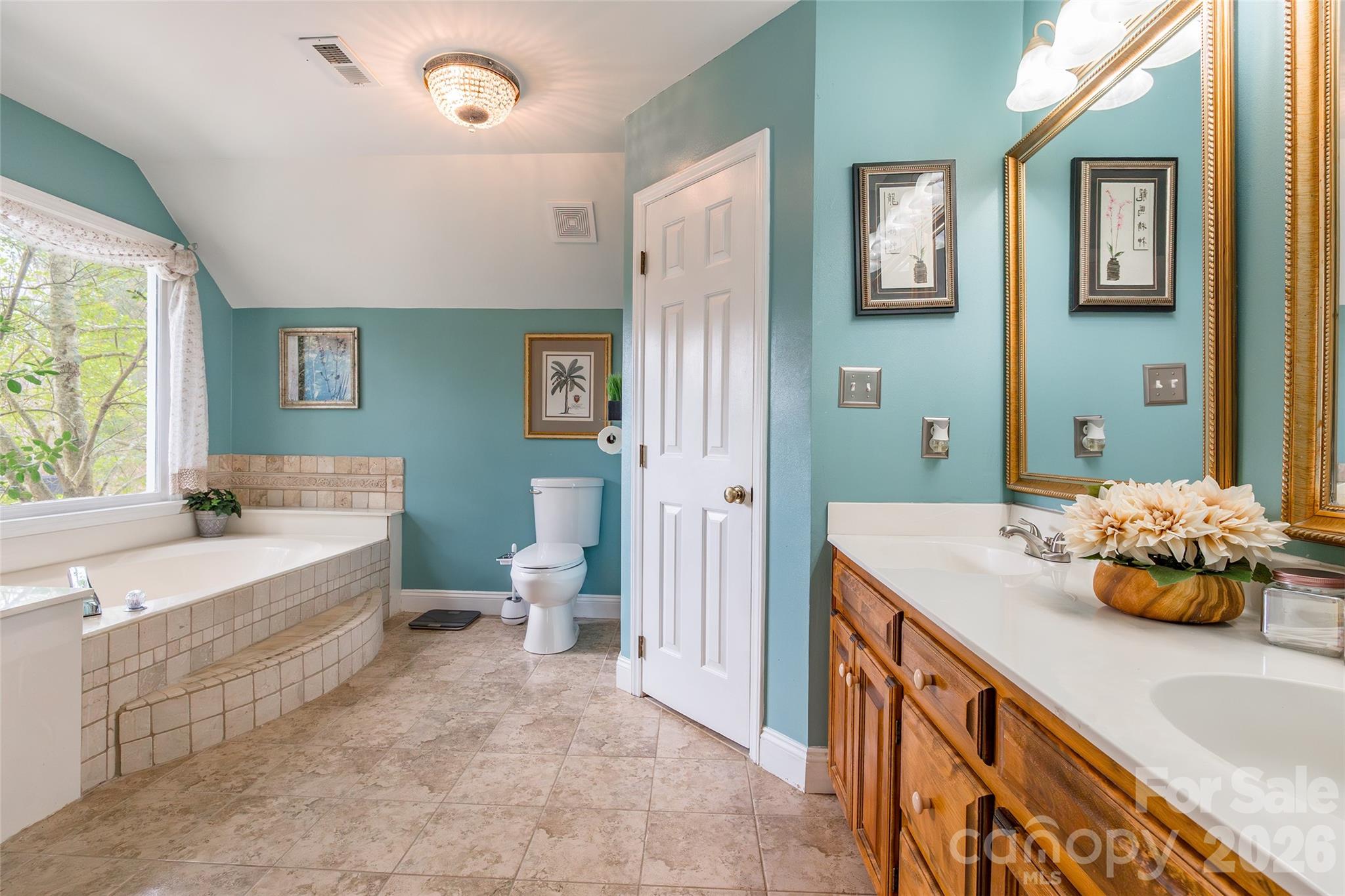 8230 Quail Hollow Drive Property Photo 21