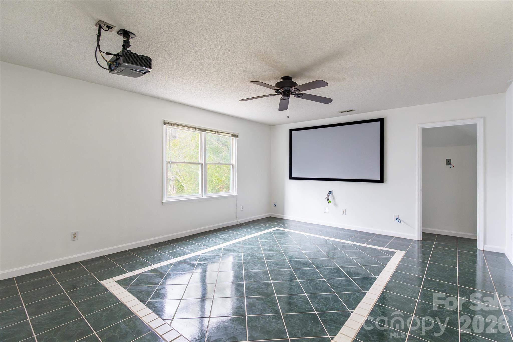 8230 Quail Hollow Drive Property Photo 30