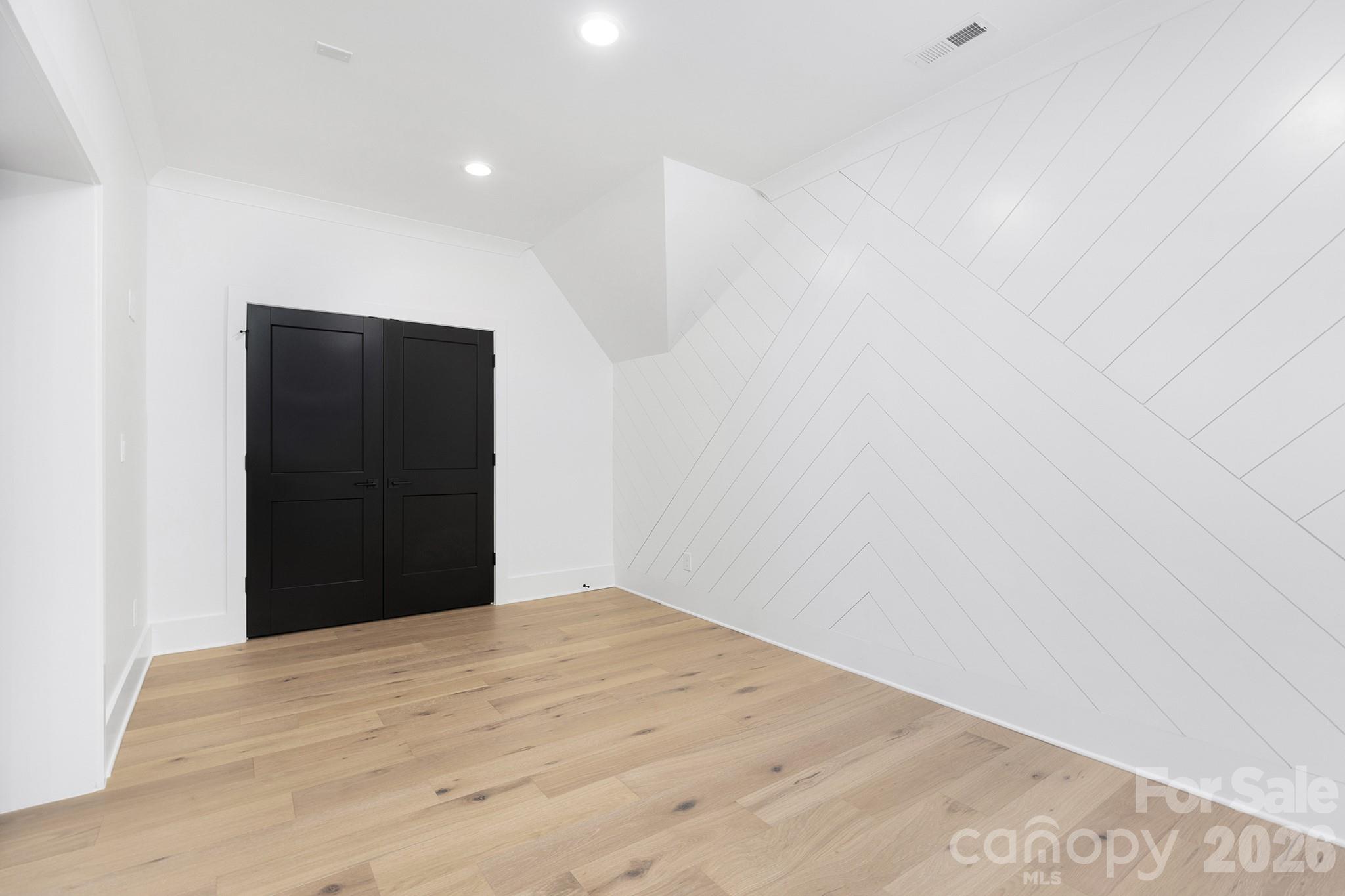 18304 Rosapenny Road Property Photo 34