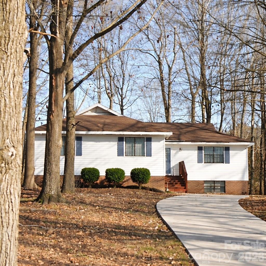 1730 Woodvalley Drive Property Photo 1