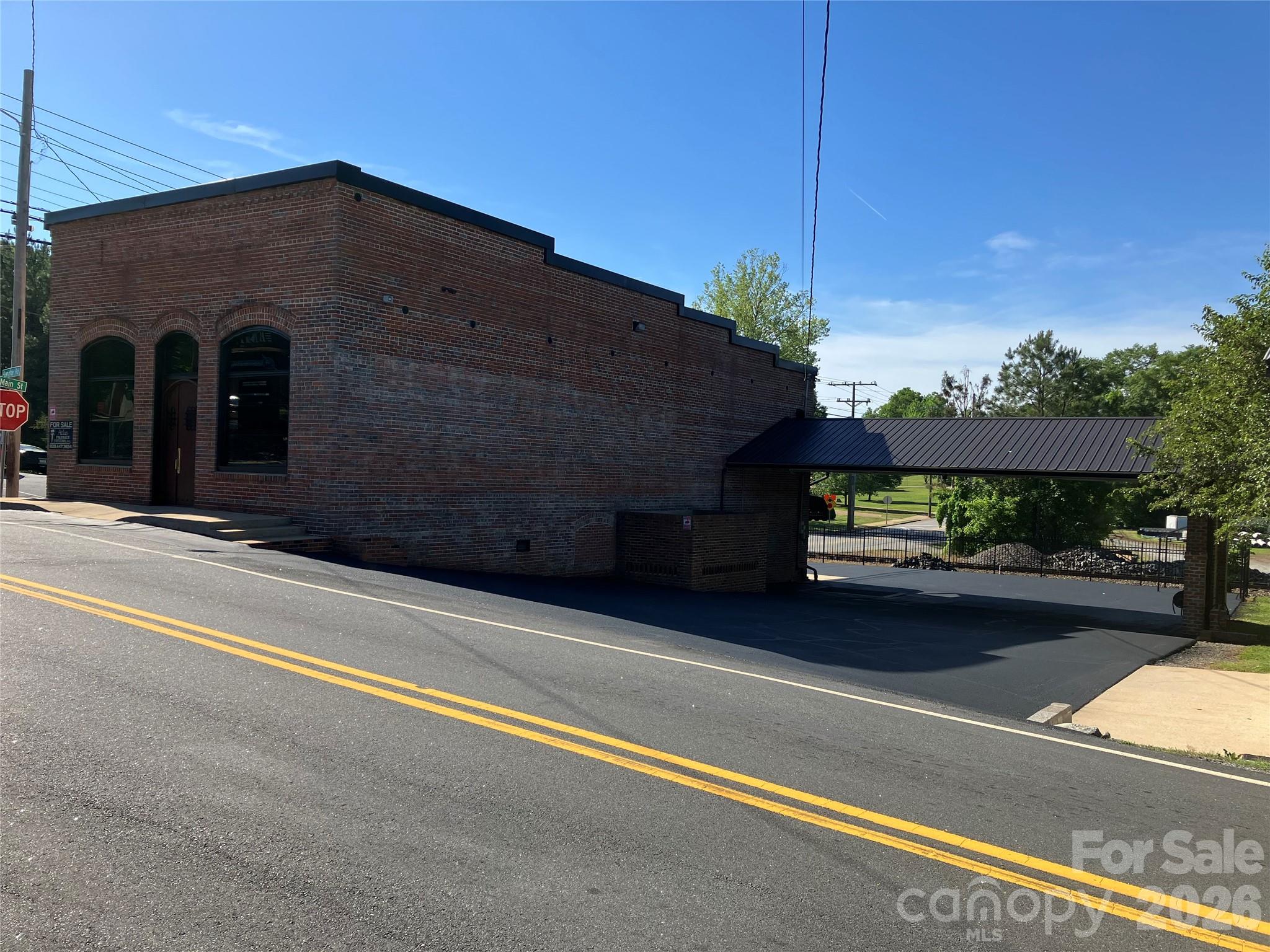 157 N Main Street Property Photo 11