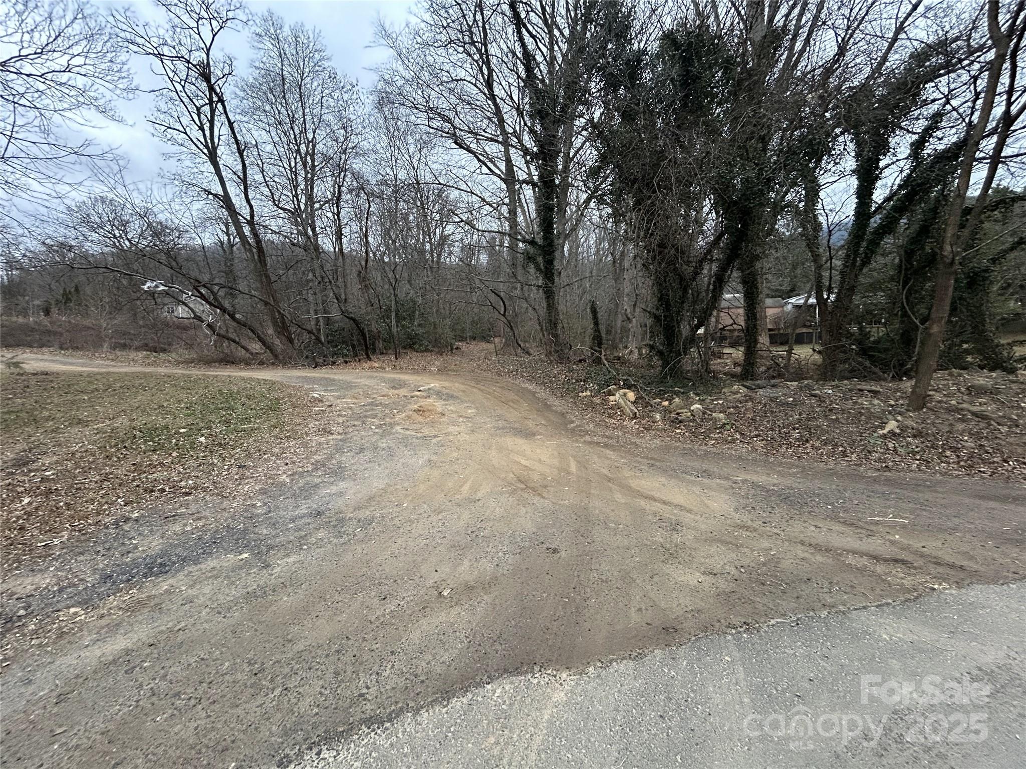 000 Lytle Cove Road Property Photo 6