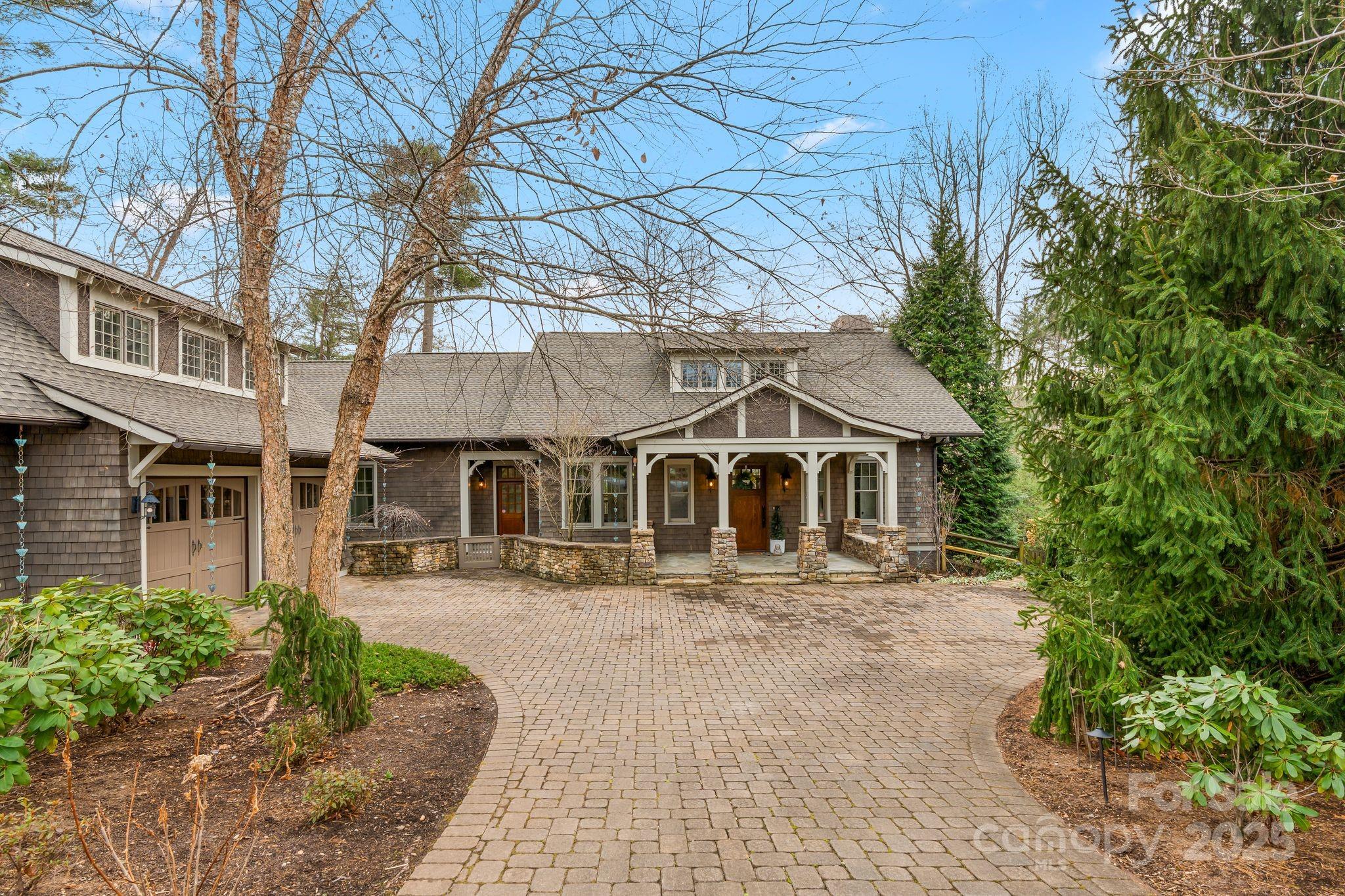 14 Landsdowne Court Property Photo 2
