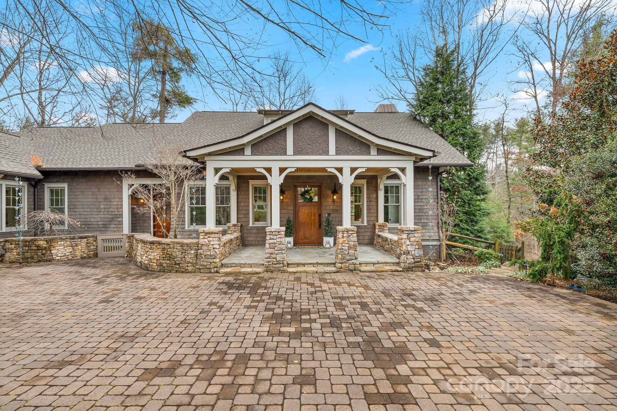 14 Landsdowne Court Property Photo 3