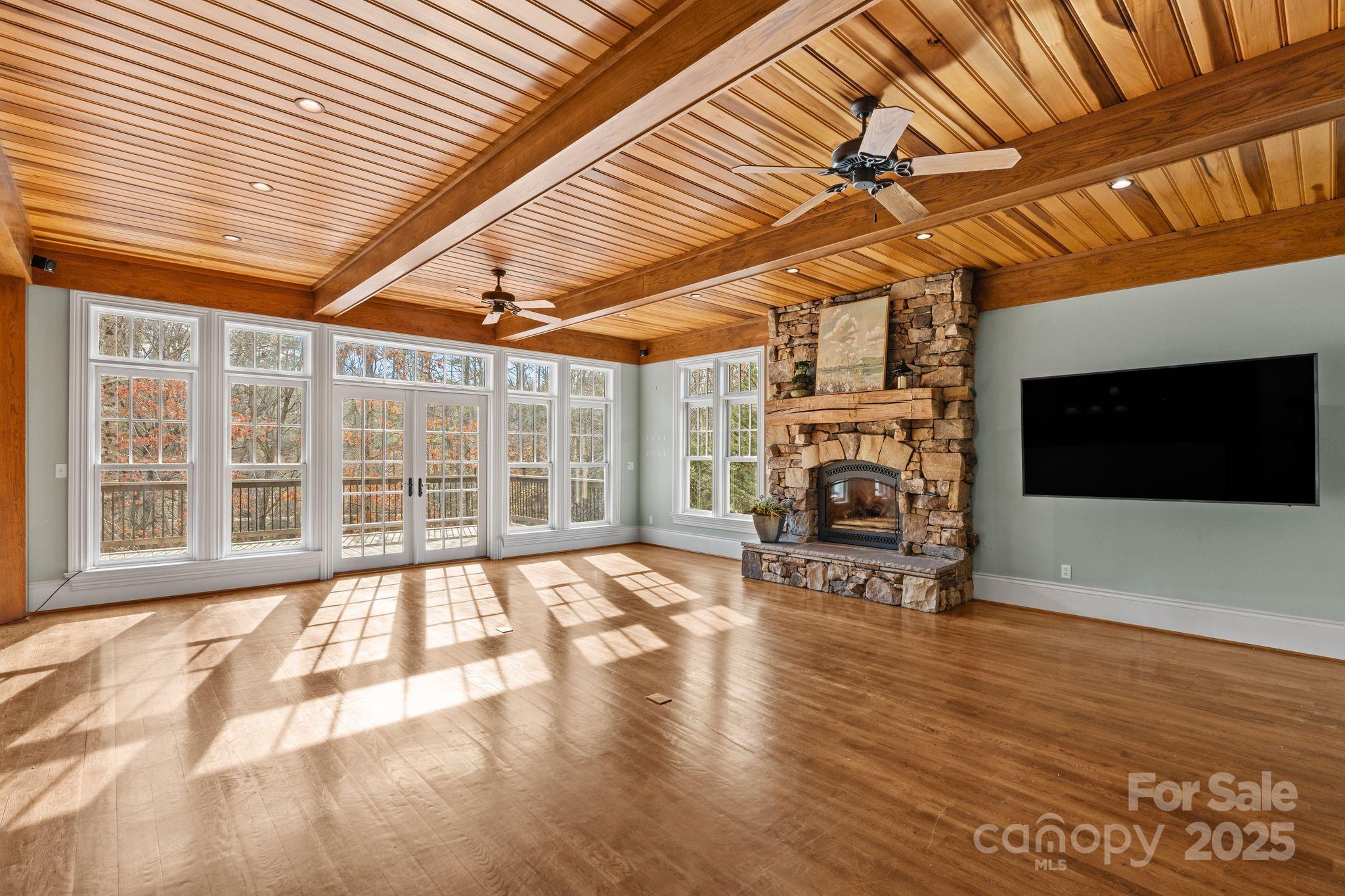 14 Landsdowne Court Property Photo 9