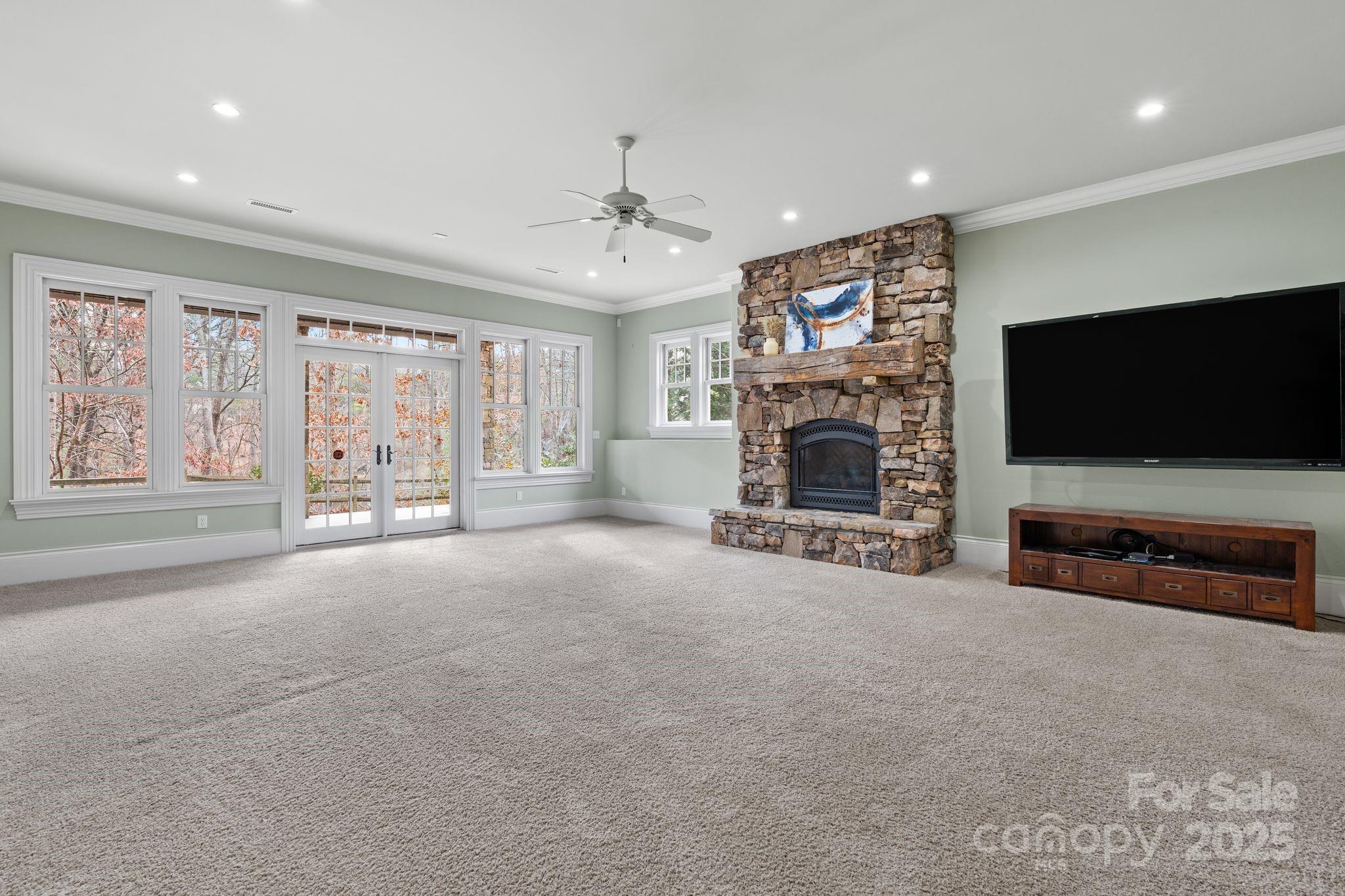14 Landsdowne Court Property Photo 35