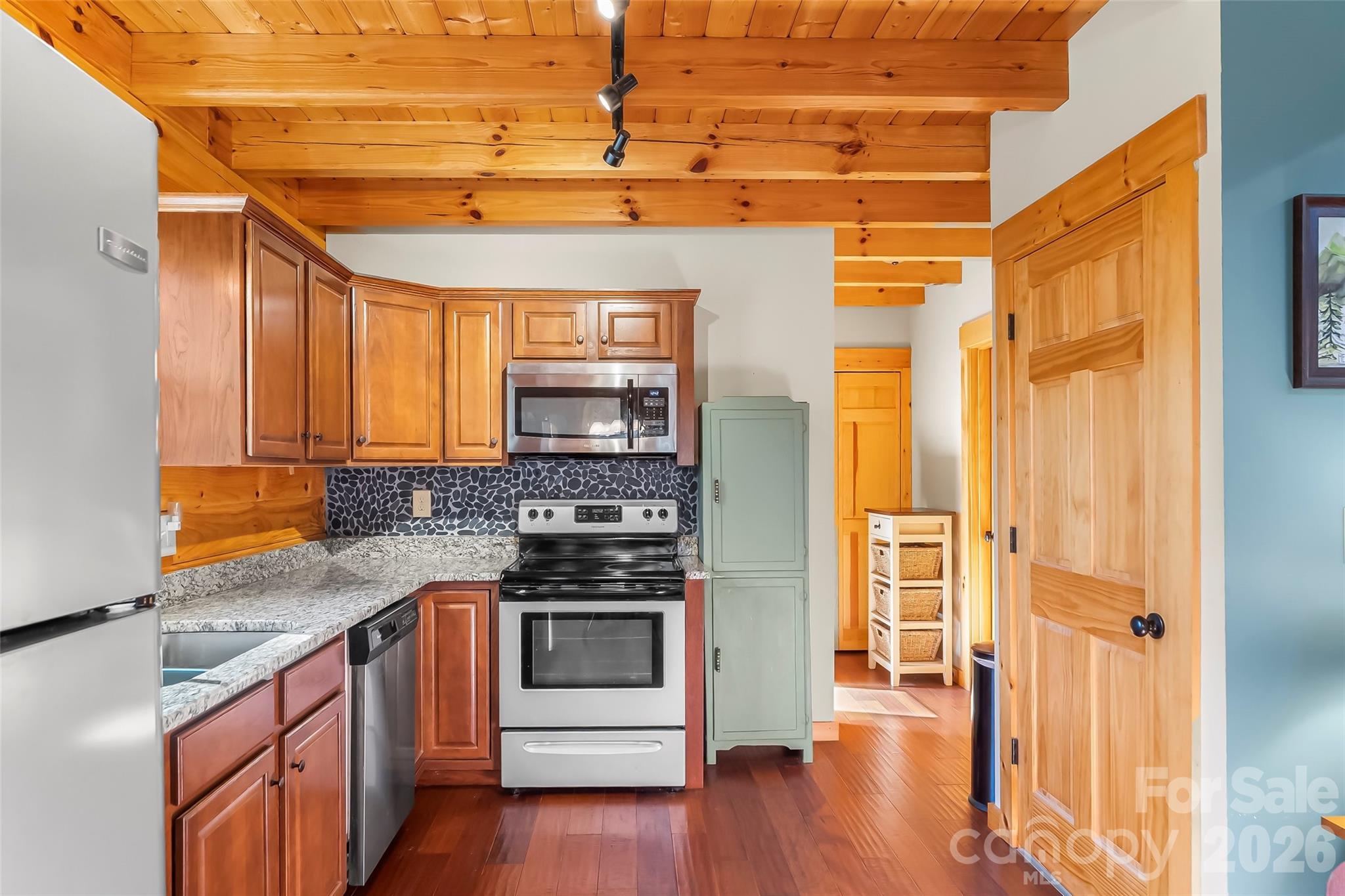 204 Mountain Vista Drive Property Photo 14