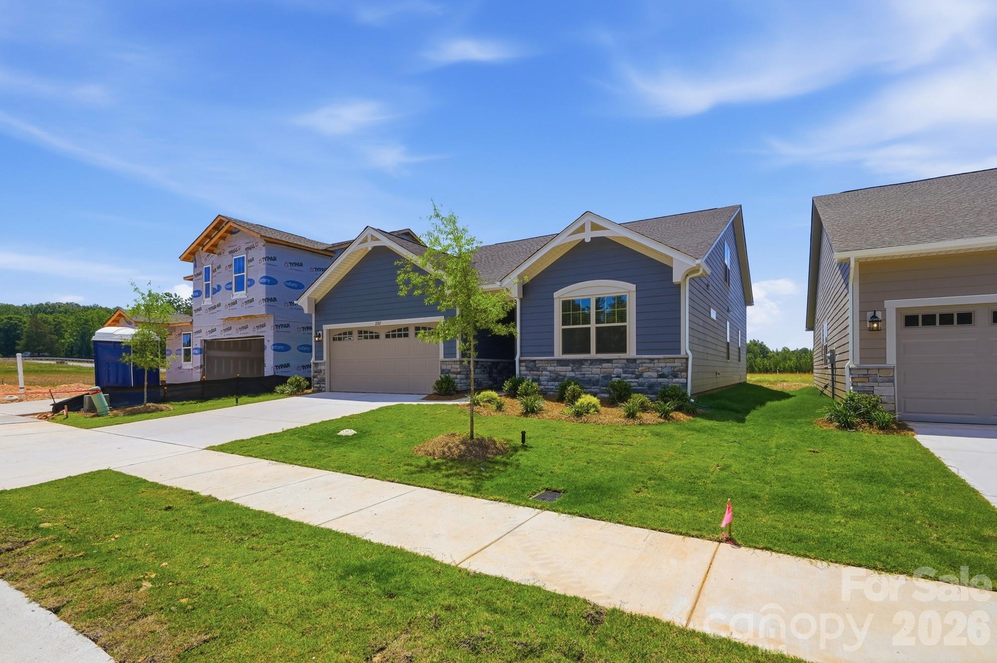 2707 Westmont Drive Property Photo 4