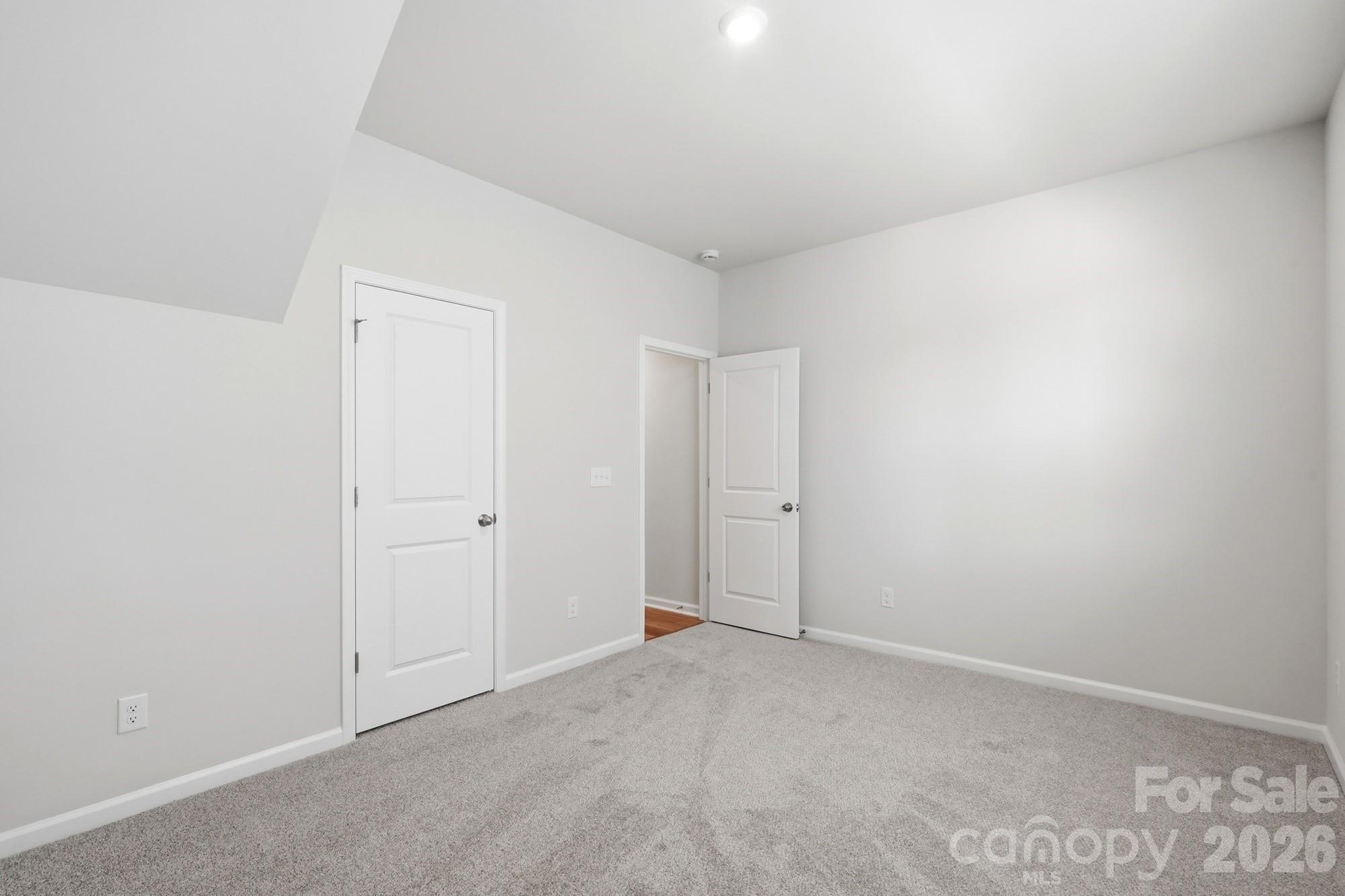 2707 Westmont Drive Property Photo 16
