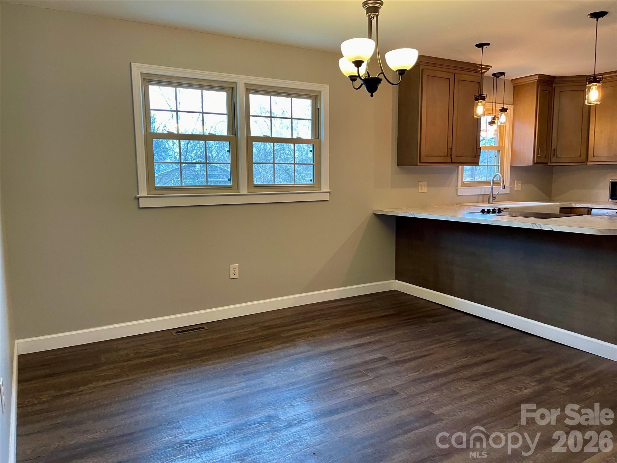 635 Powell Road Property Photo 8
